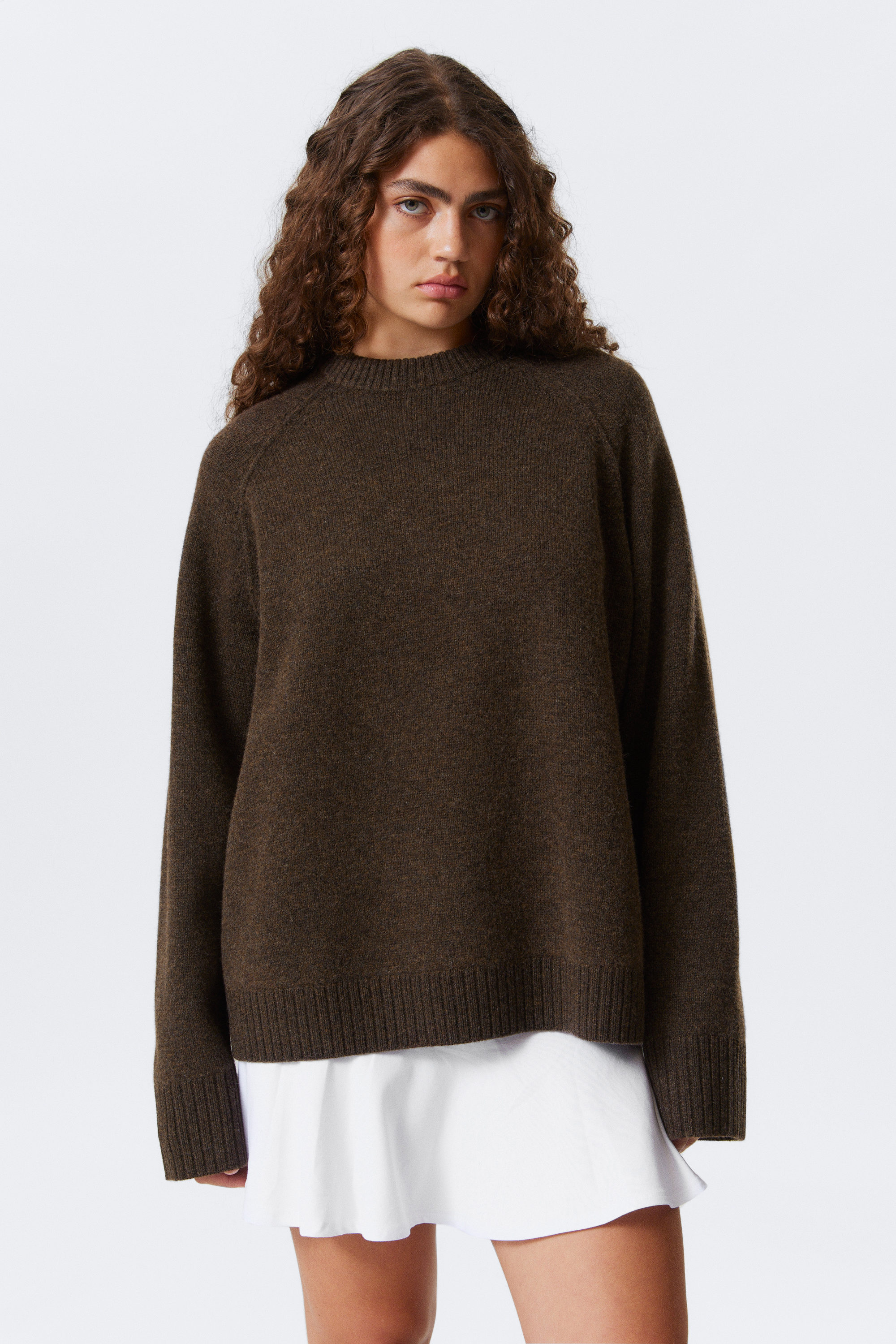 Dunkelbraun meliert - Lässiger Strickpullover aus Wolle - 1