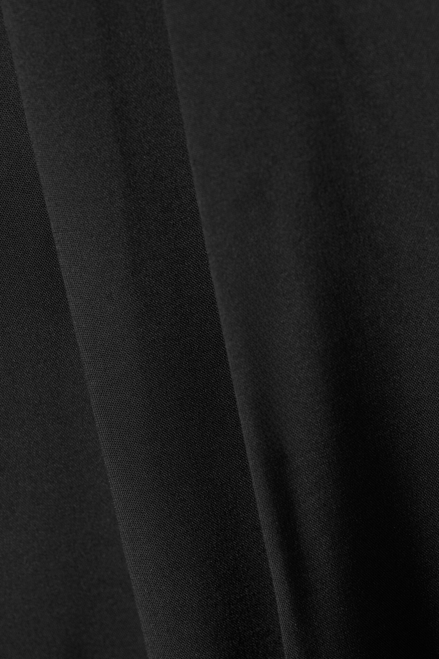 Loose Fit Pleated Suit Shorts - Black - 2