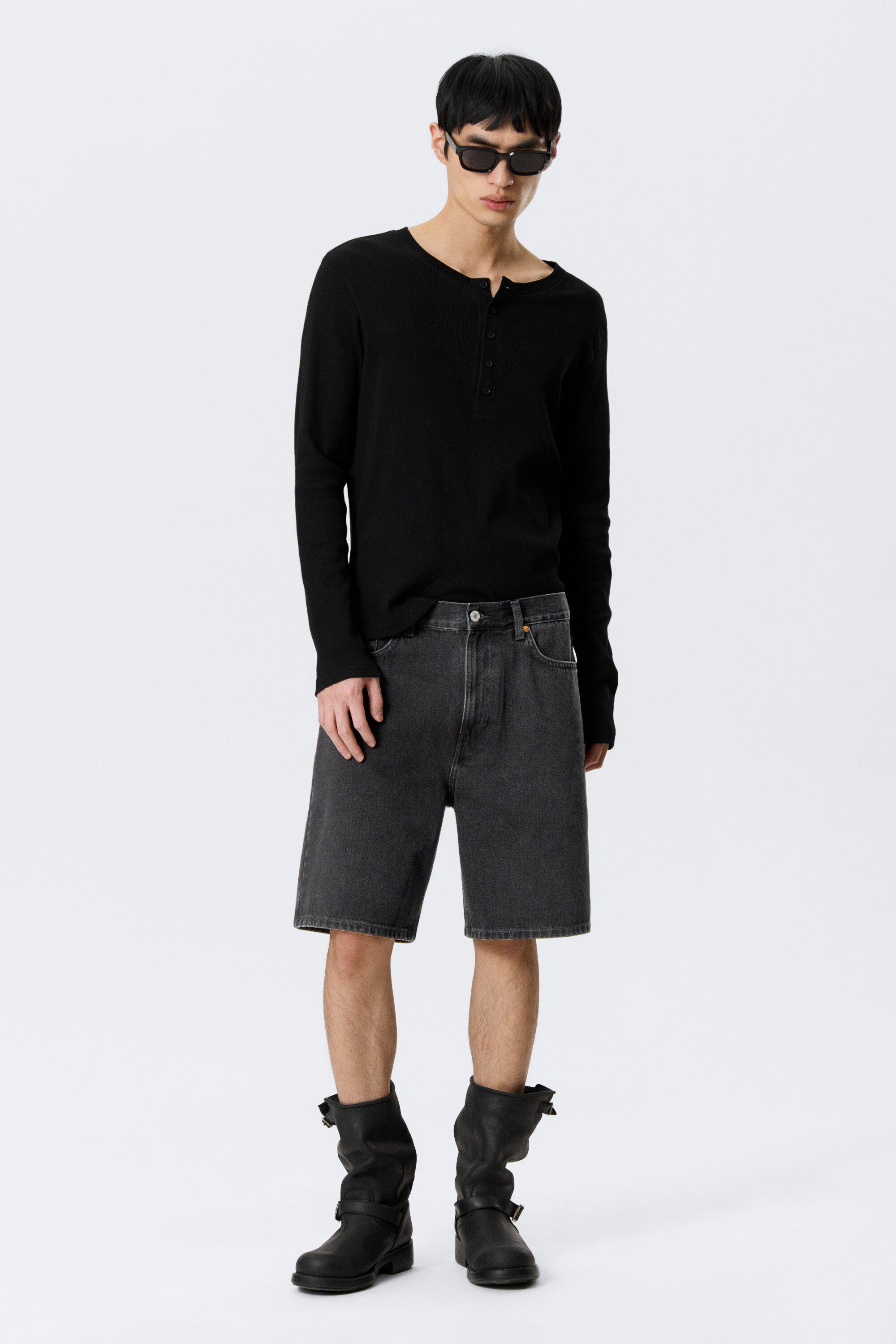 galaxy denim shorts - Tuned Black | Weekday WW