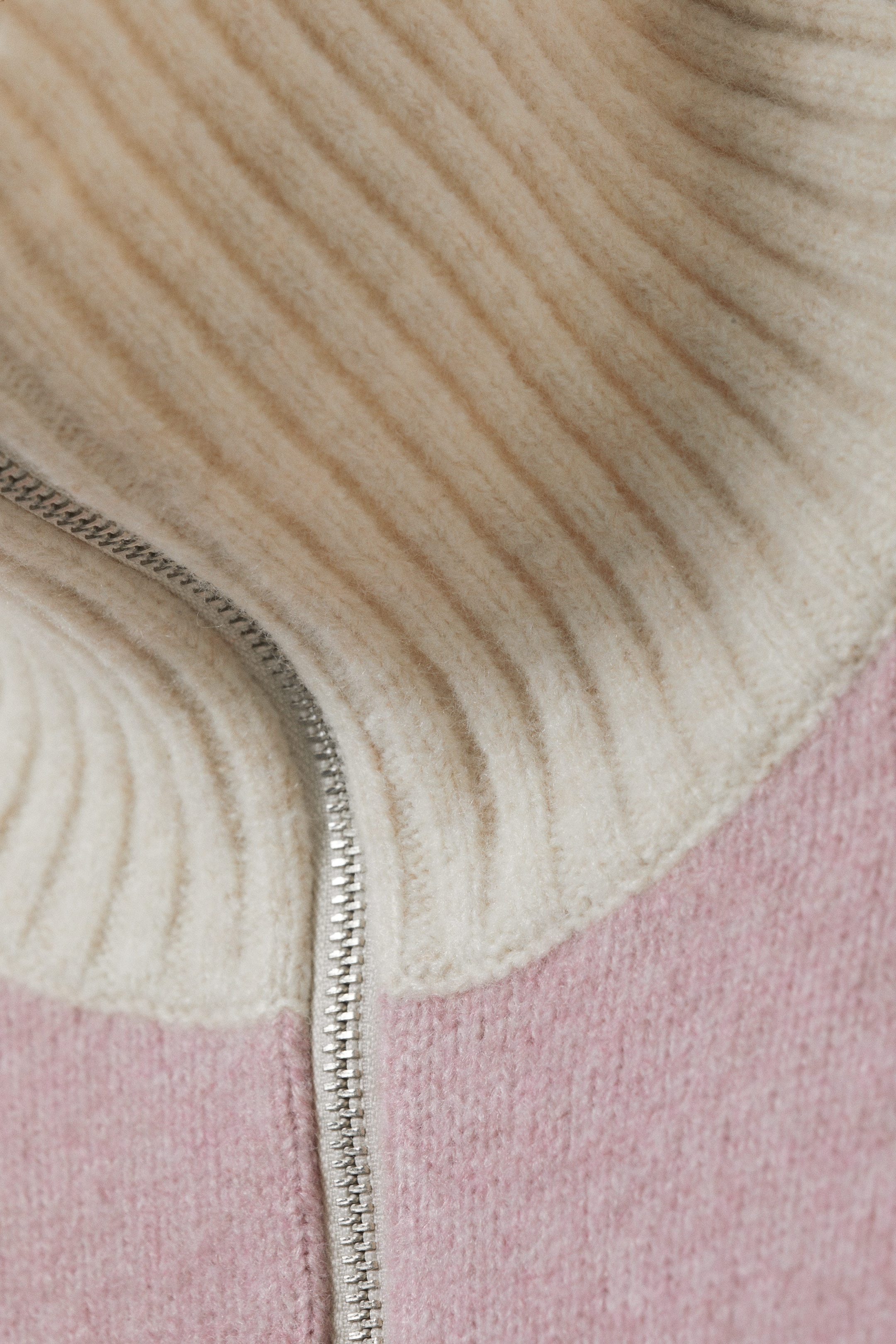 Dusty Pink & Cream White - Short Half-Zip Knitted Sweater - 4