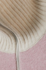 Dusty Pink & Cream White - Short Half-Zip Knitted Sweater - 4