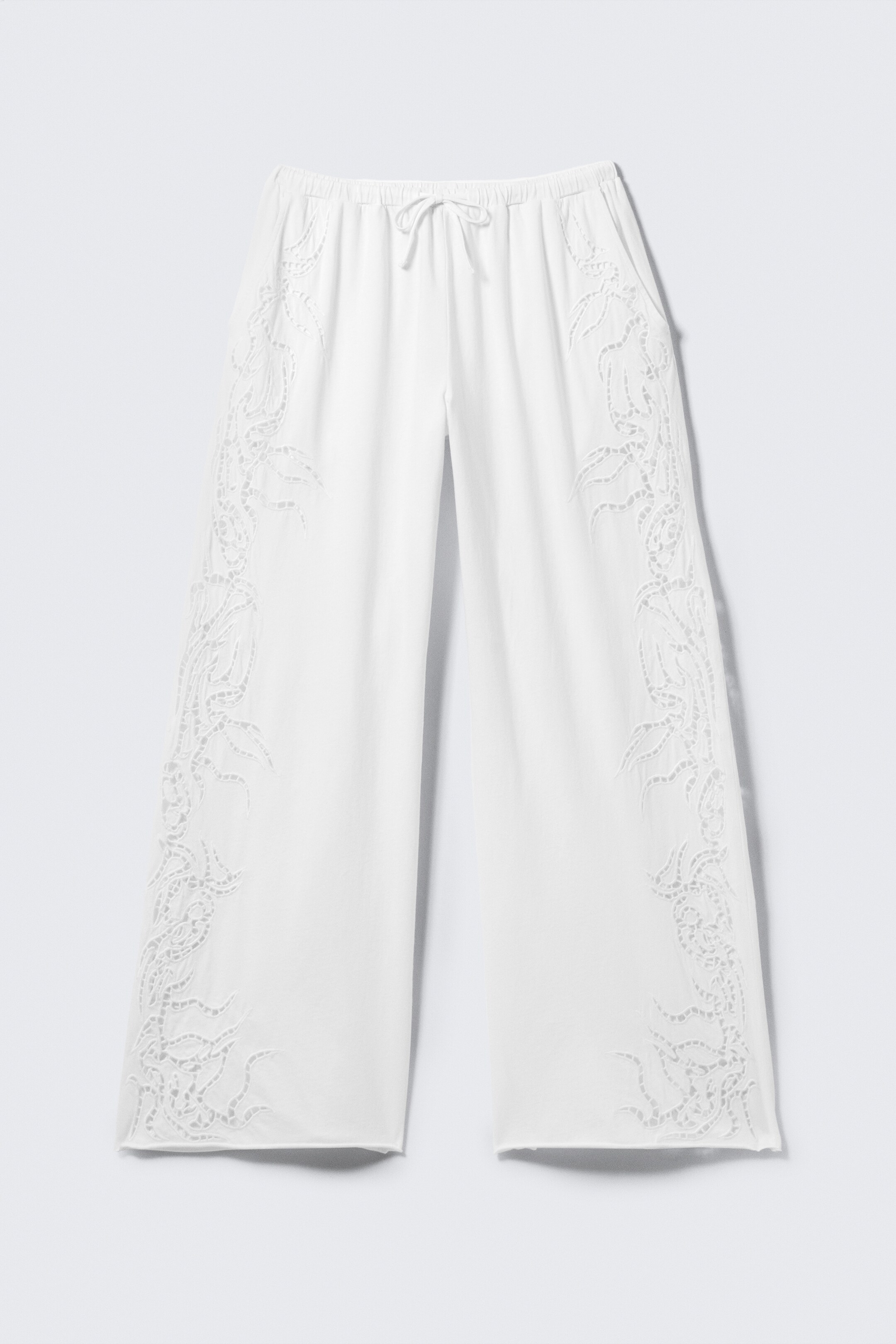 Nagyobb kép megtekintése: Broderie Anglaise laza fazonú nadrág - Fehér - NŐI | H&M HU 5
