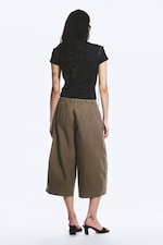 Dark Mole - Low Rise Loose Cropped Trousers - 3