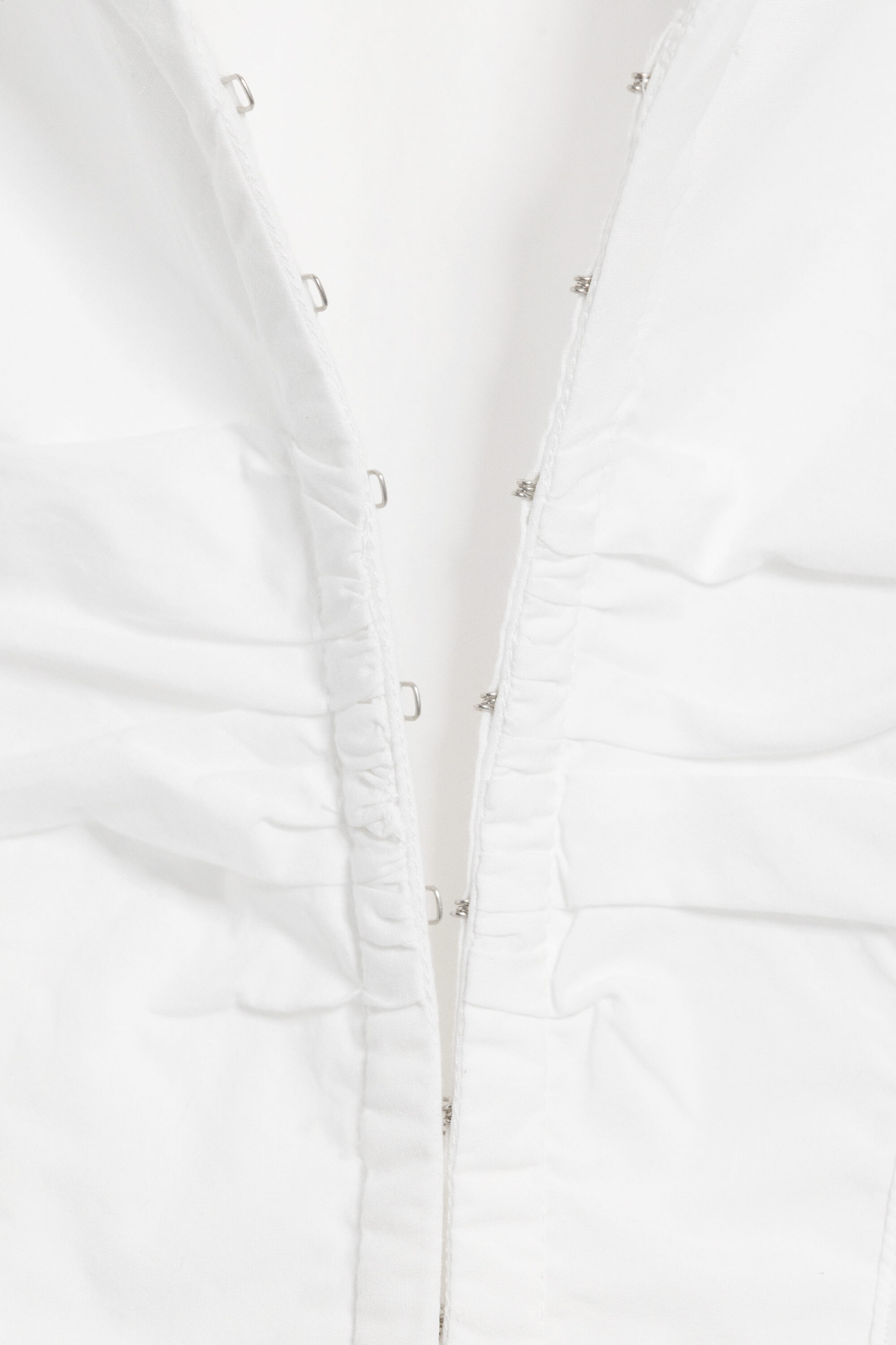 White - Long-Sleeved Hook-and-eye Top - 5