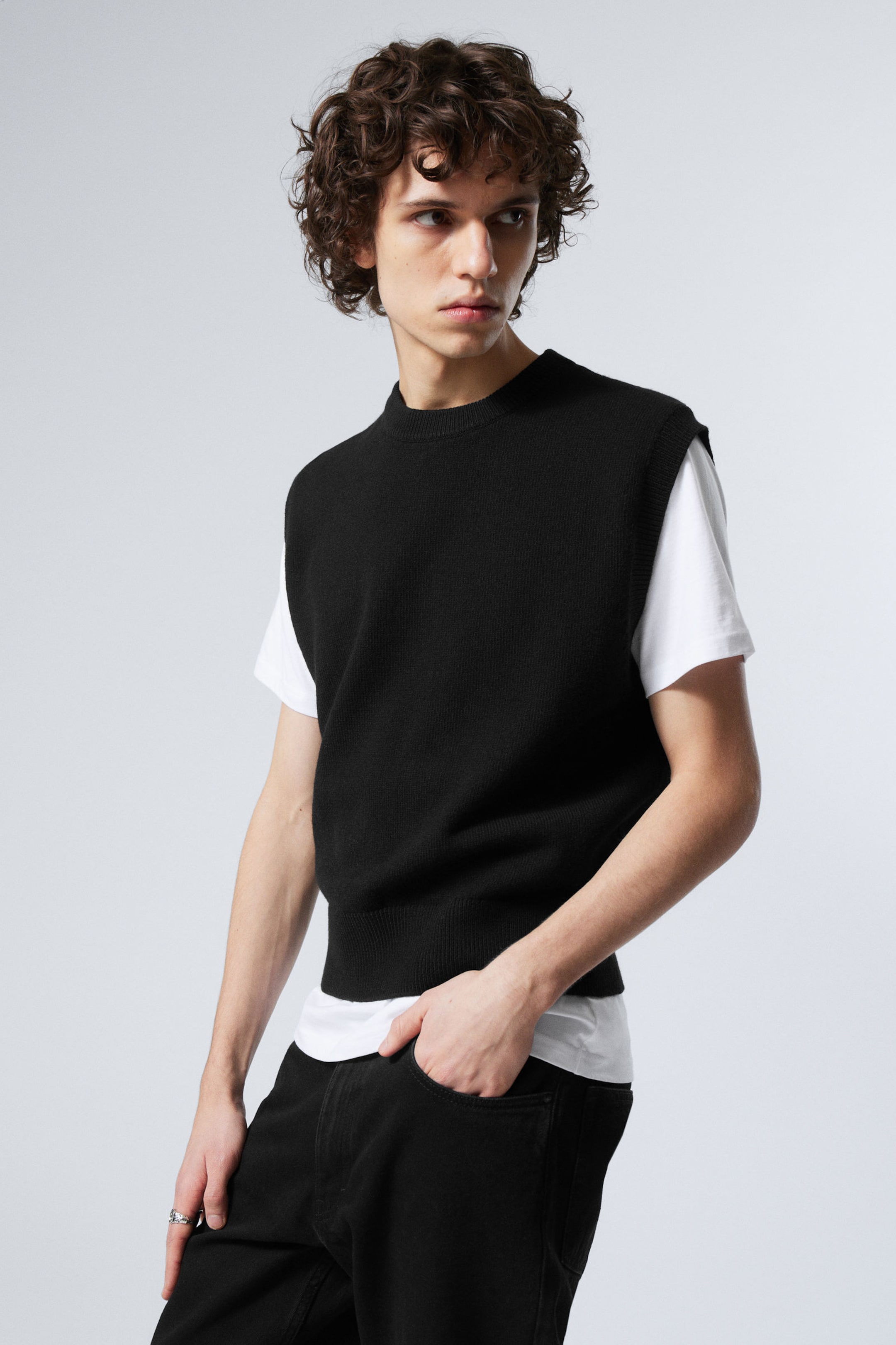 #272628 - Knitted Vest - 2