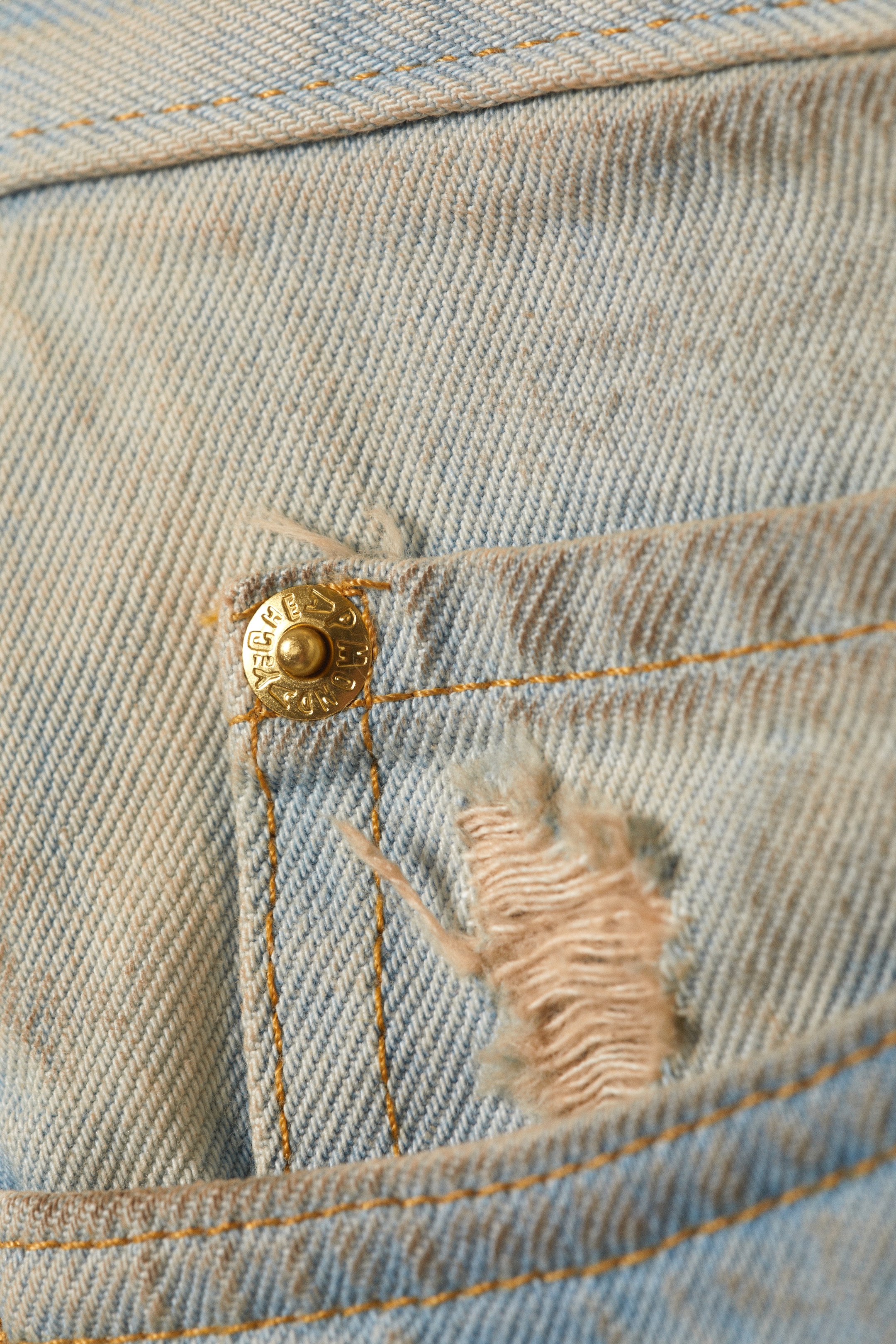 Agrandir l'image: Jean unisexe détails roses Looser CM x LB - Bleu clair - Détails roses - HOMME | H&M FR 2