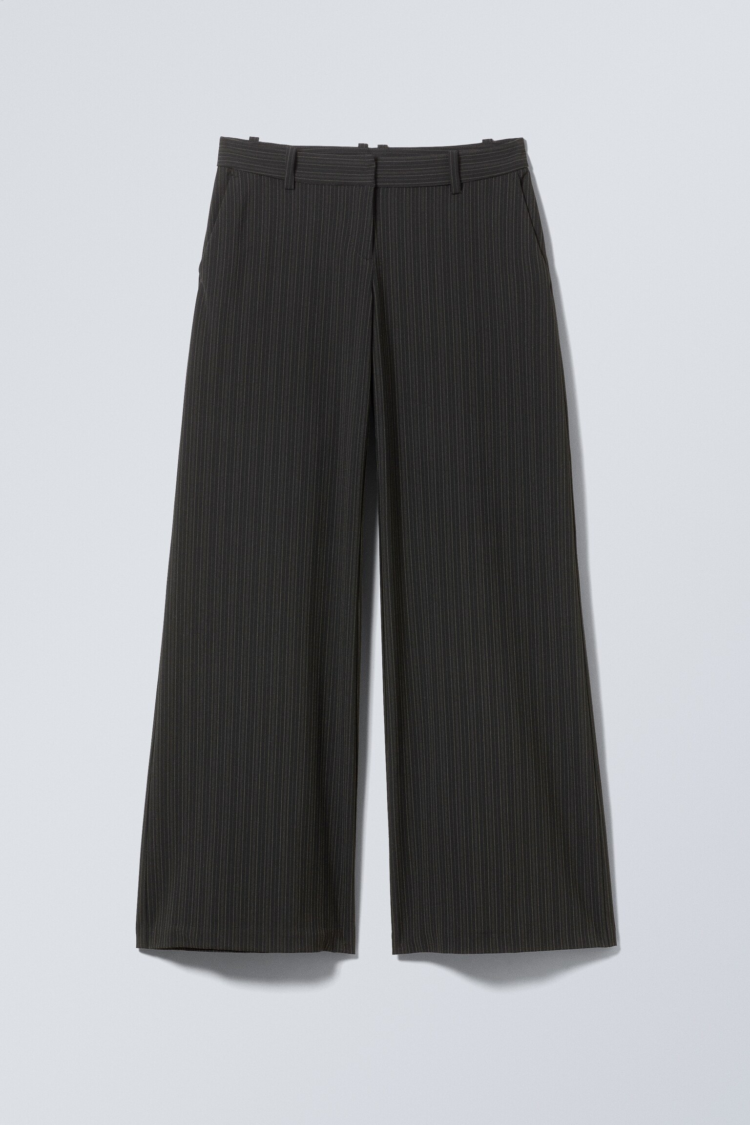 Wijd uitlopende pantalon met lage taille - Zwart met strepen/Gestreept donkerbruin/Zwart