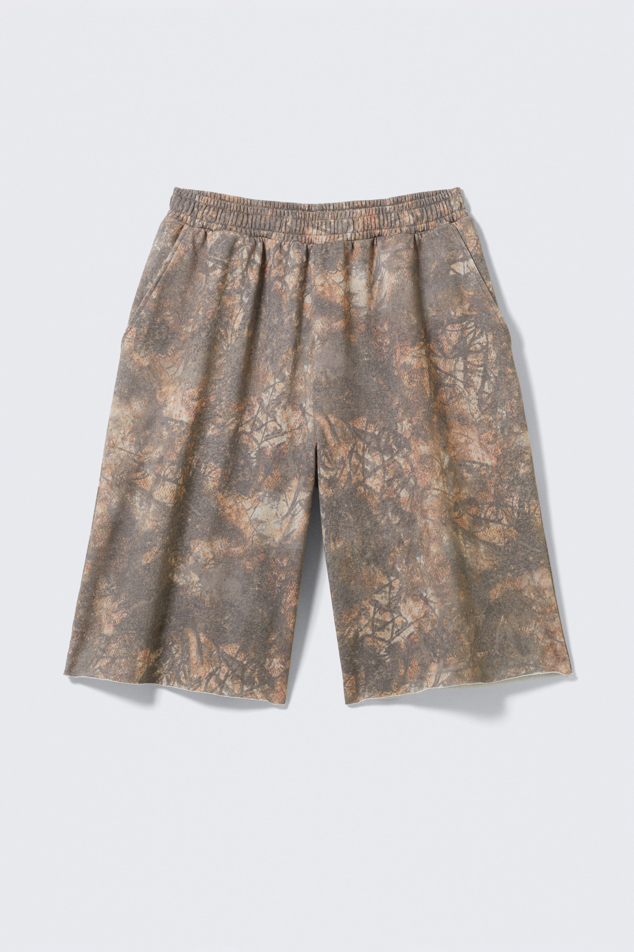 Kahki - Rustic Terrain - Printed Oversized Knee-Length Terry Shorts - 1