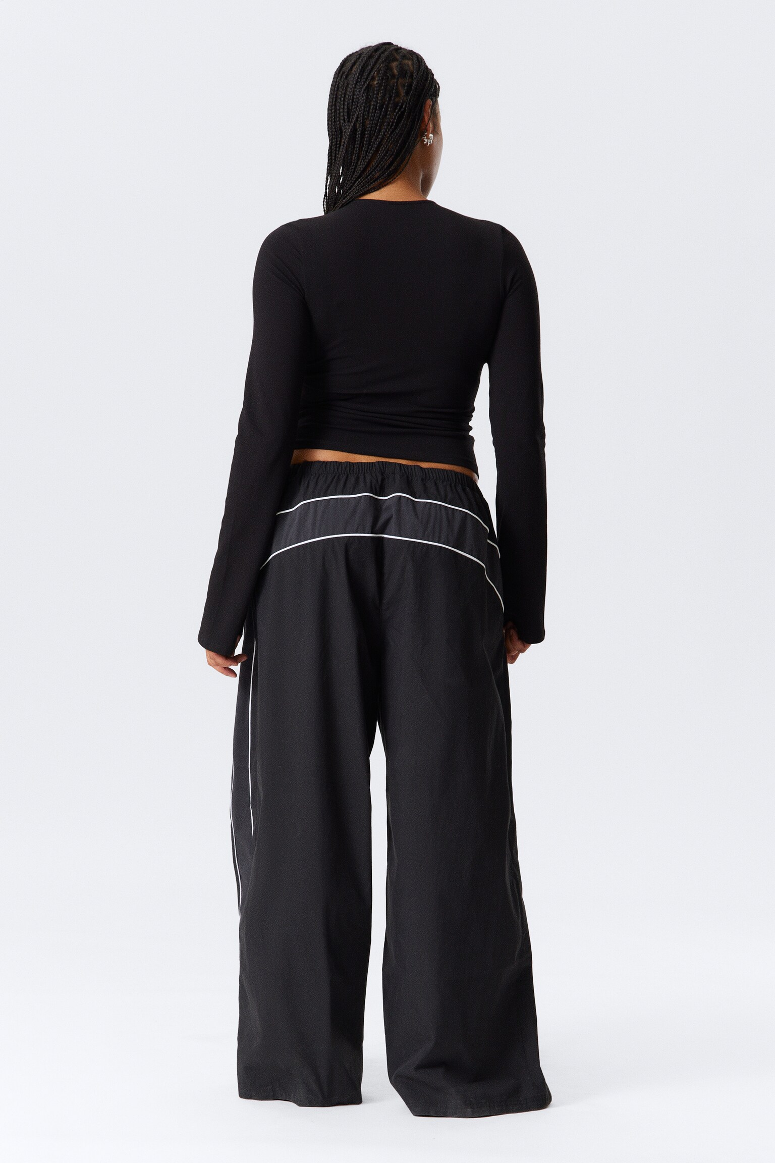 Slim Long-Sleeved Zip Top - Black - 5