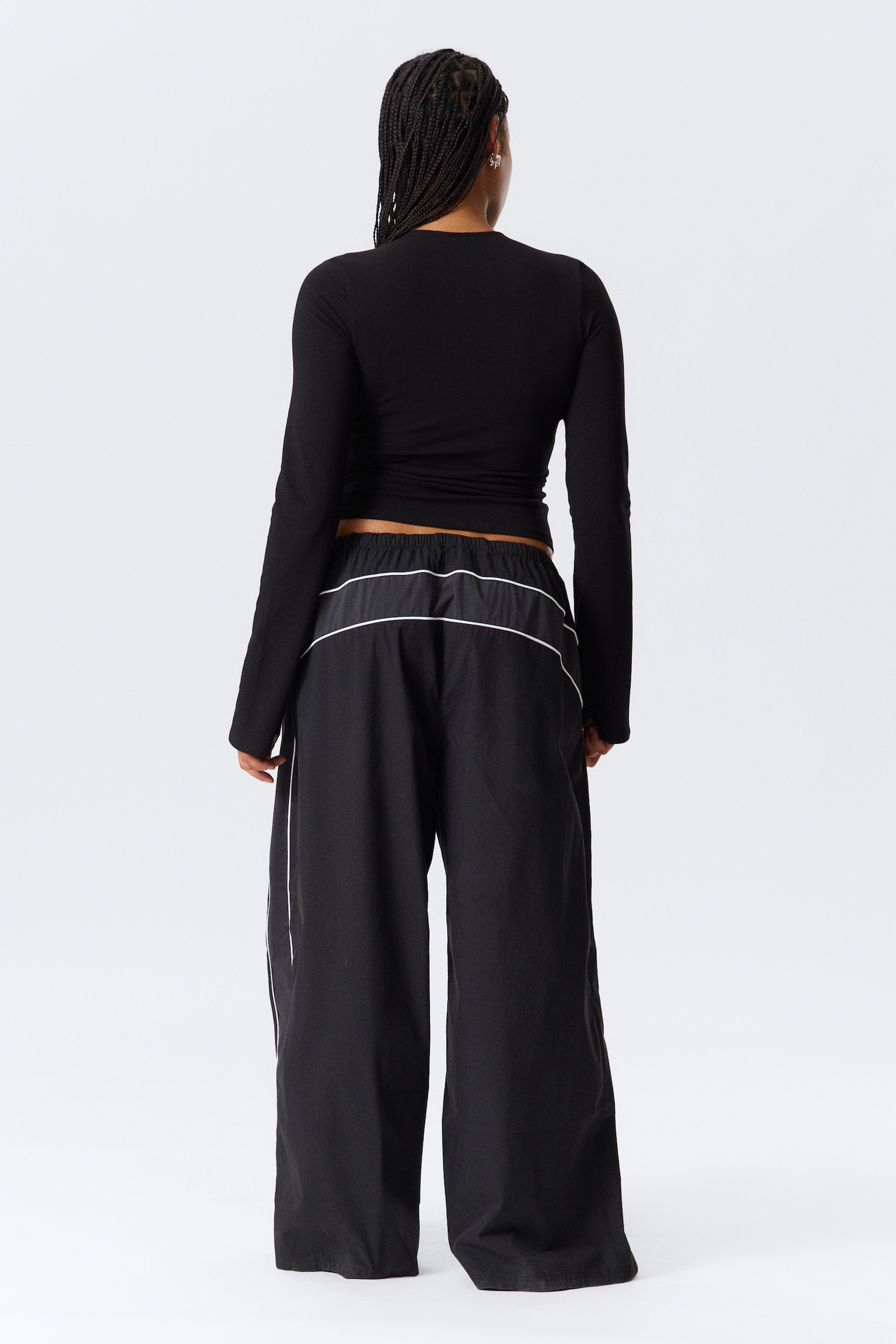 Slim Long-Sleeved Zip Top - Black - 4