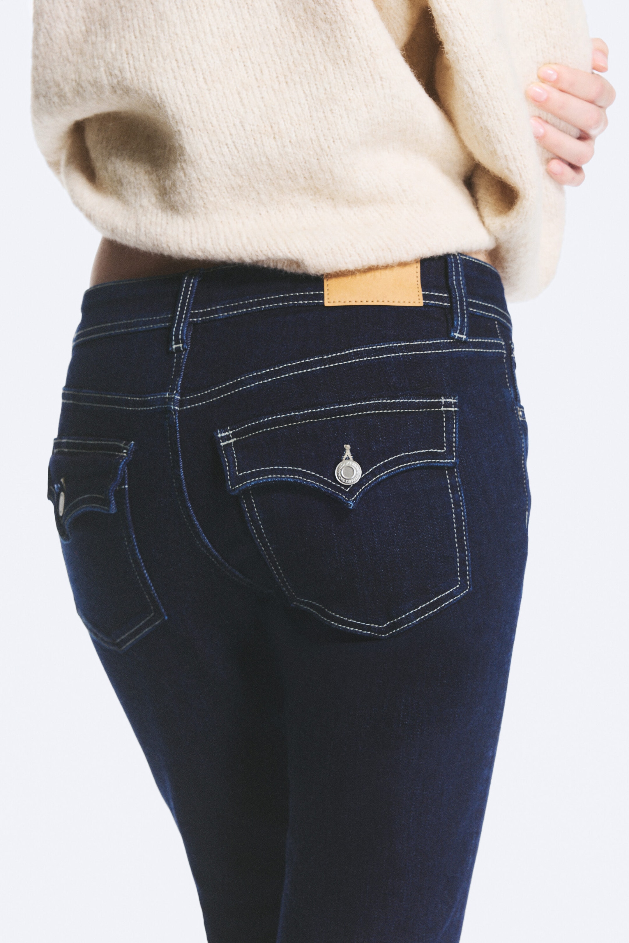 Blue Rinse – mørkeblå - Slim-fit jeans med lavt liv og utsvingte ben - 3