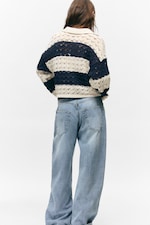 Weiße & dunkelblaue Streifen - Lockerer Grobstrick-Pullover - 2