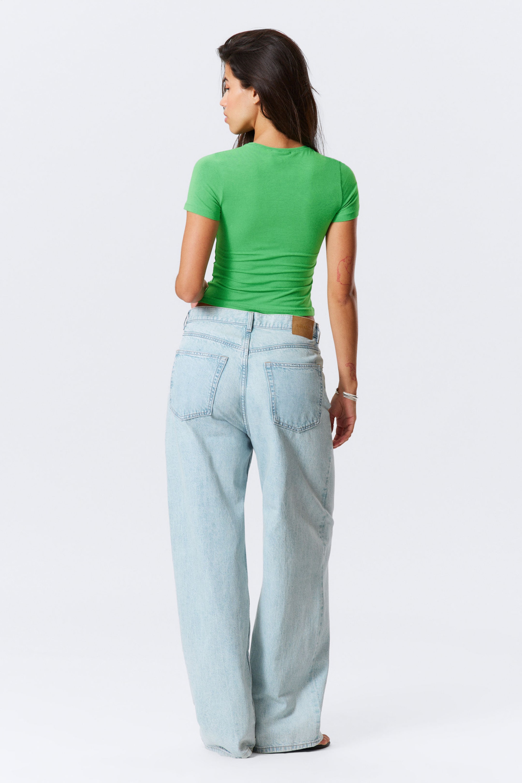 Bright Green - Slim Fitted T-shirt - 2