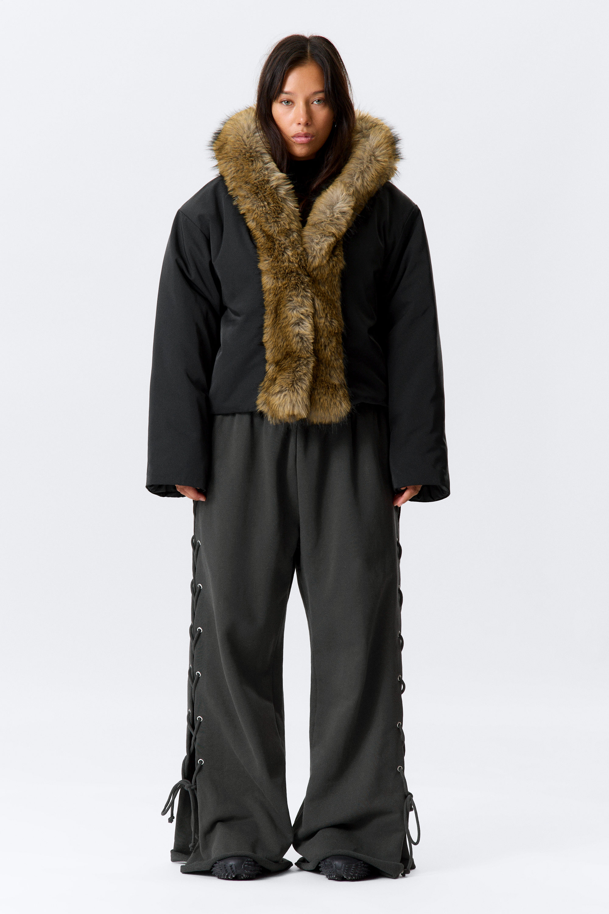 Svart - Oversized pufferjacka med fuskpäls - 1