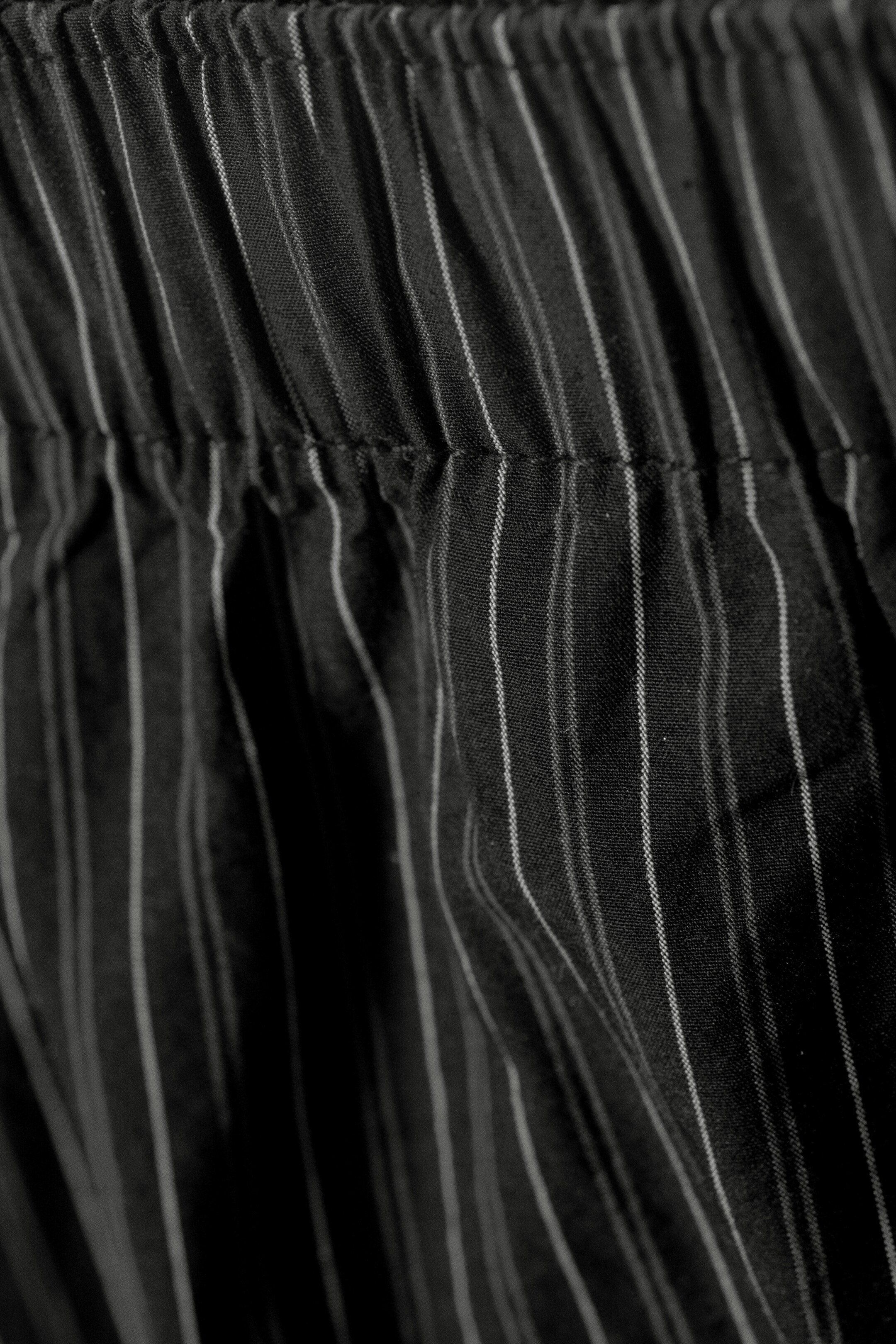 Vezi imaginea mai mare: Low Loose Cotton Trousers - Negru cu dungi - FEMEI | H&M RO 6