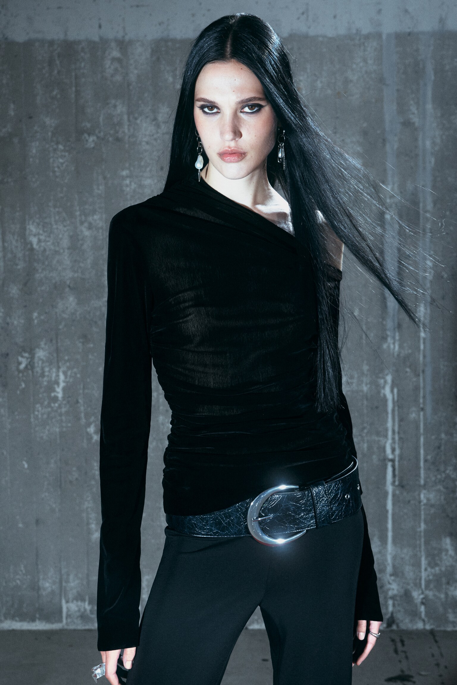 asymetrický top ze sametové síťoviny - Black/Dark Blue - 1