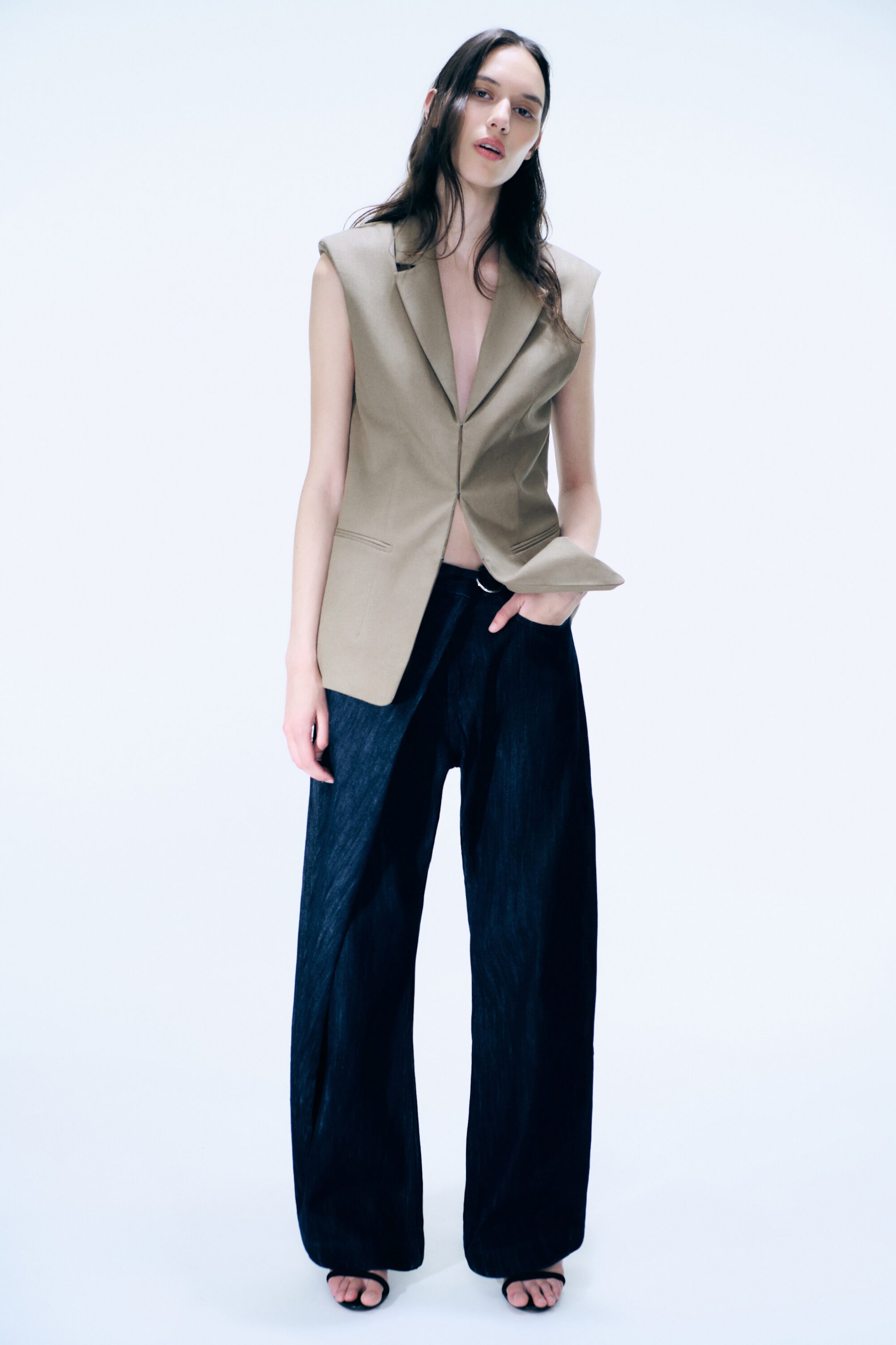 Dark Beige - Relaxed Linen blend vest - 1