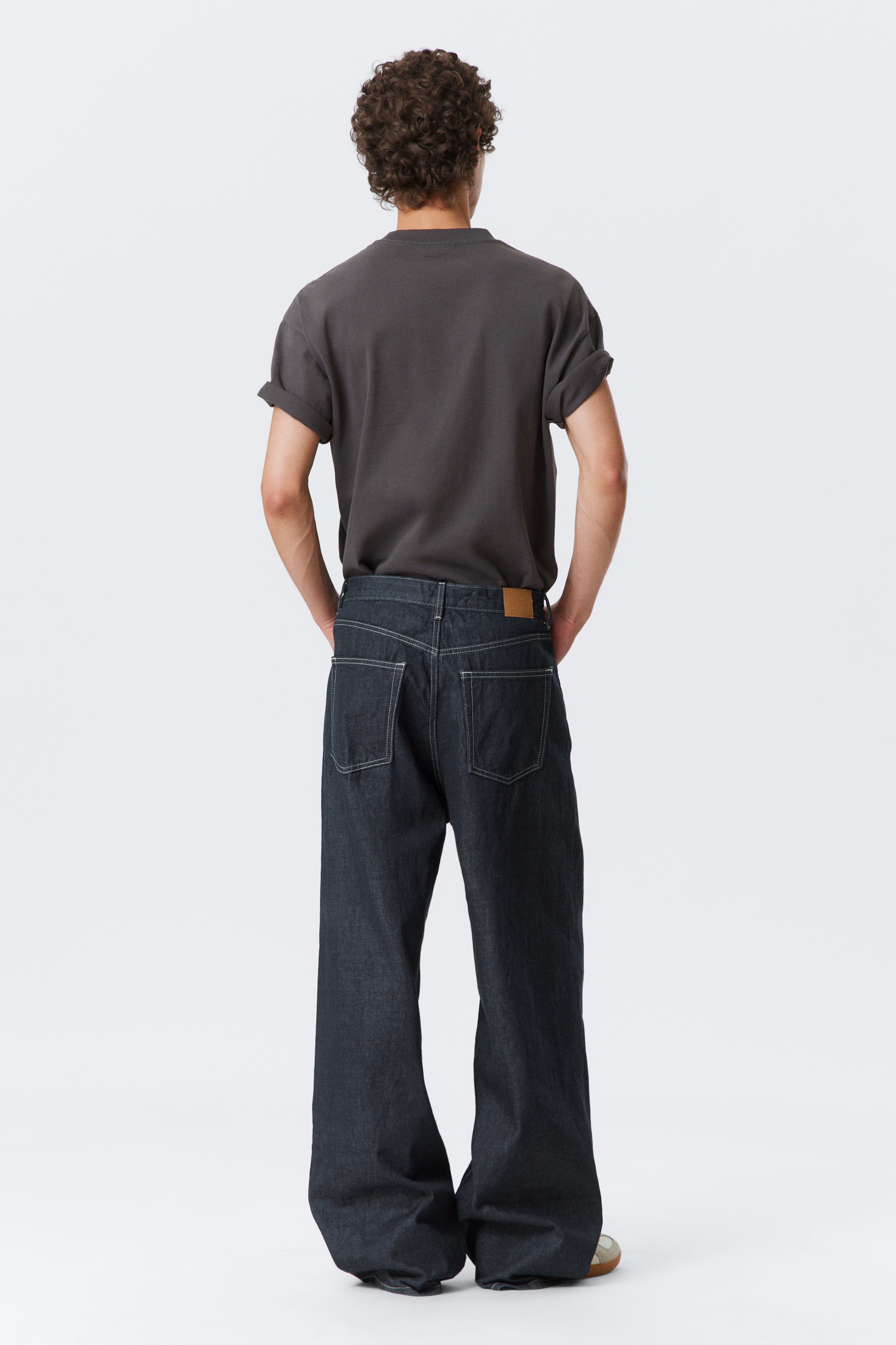 Grösseres Bild ansehen: Astro Loose Baggy Leg Jeans - Blue Rinse - Dunkelblau - HERREN | H&M CH 9