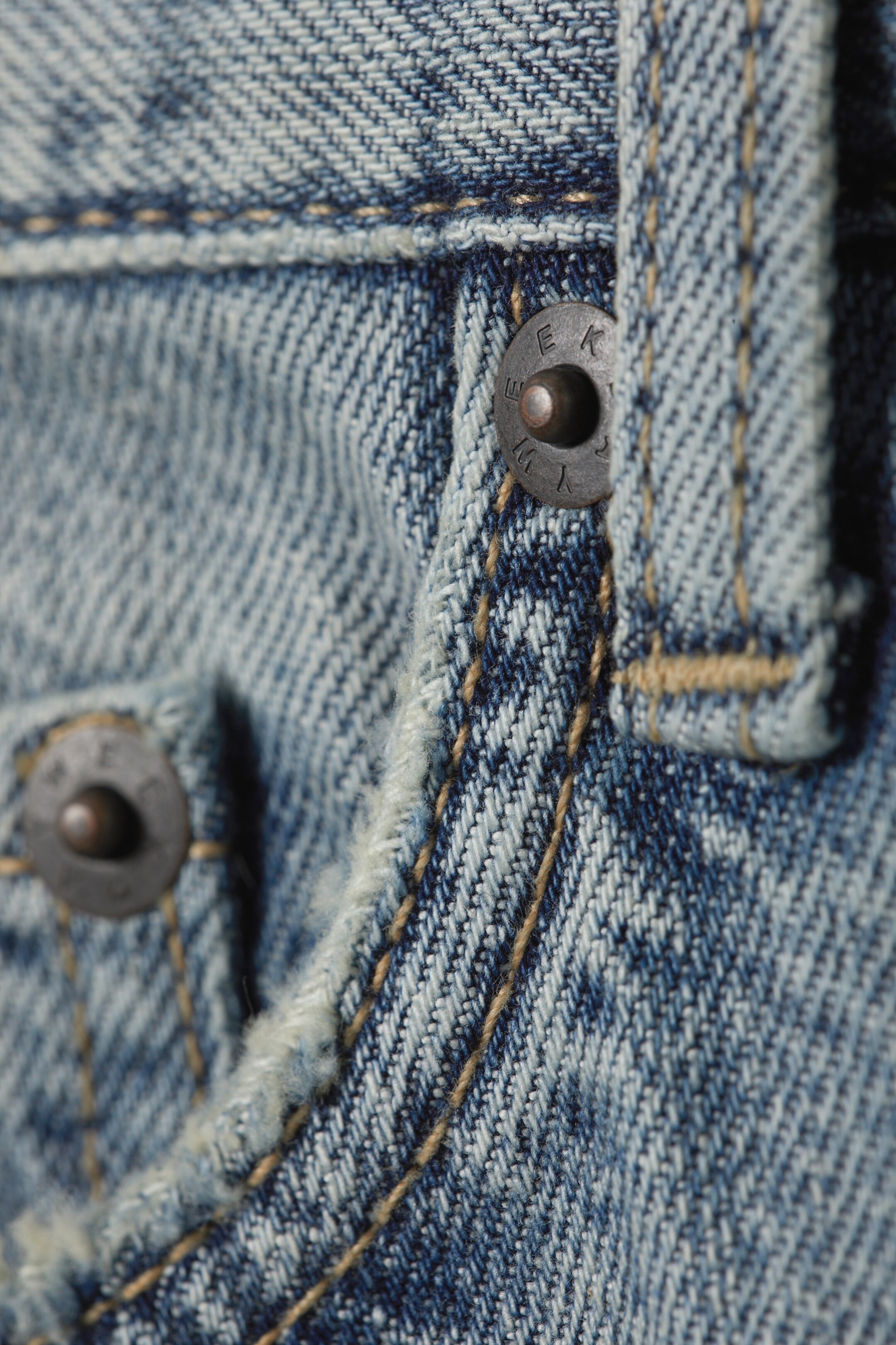 Visa större bild: Dynasty Low Waist Loose Wide Leg Jeans - Torn Blue - Mellanblå - DAM | H&M SE 6
