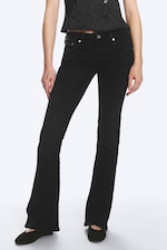 Rope Black – svart - AVA JEANS MED LAVT LIV, SMAL PASSFORM OG UTSVING - 1