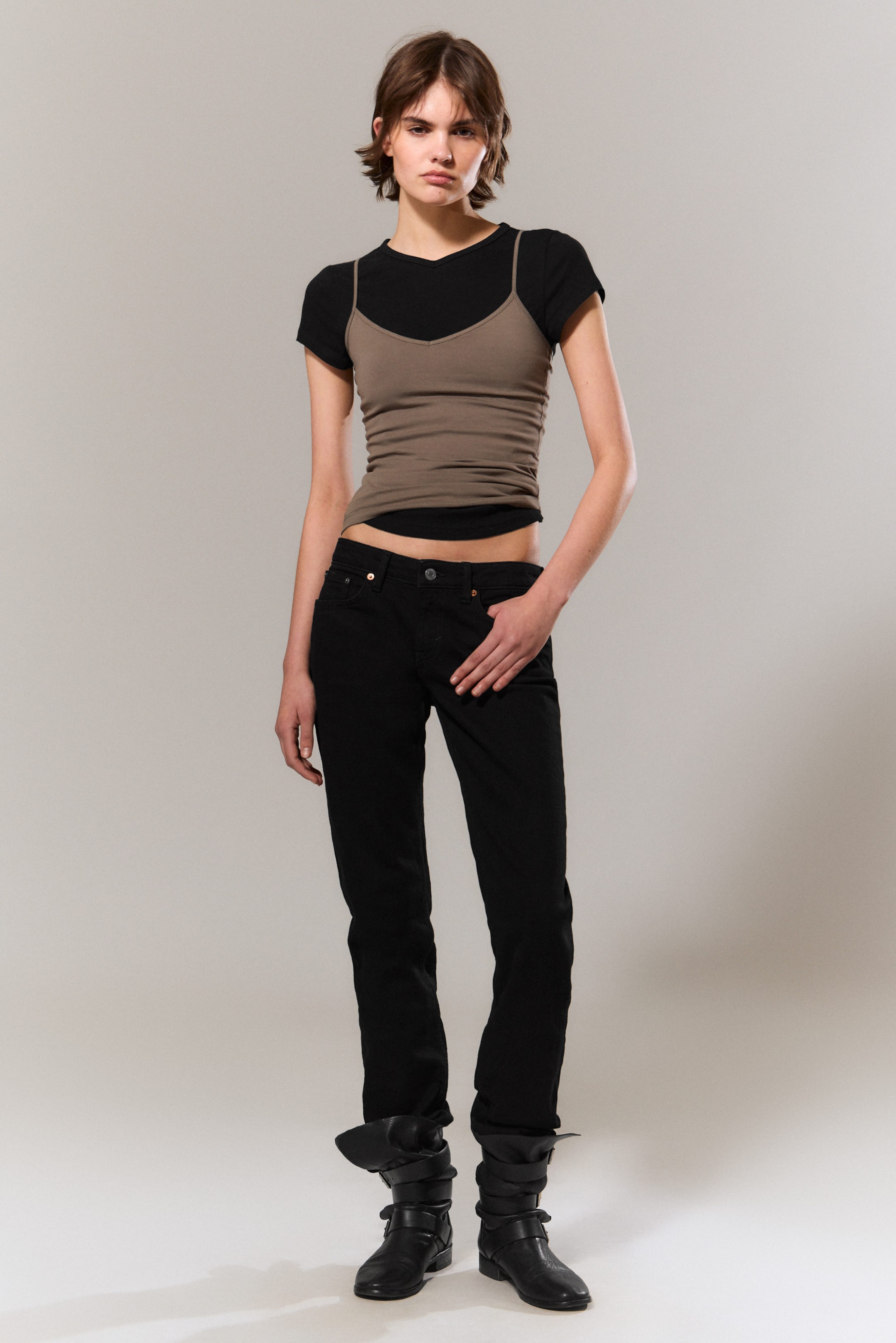 Black Rinse - Black - Neptune Low Rise Slim Straight Leg Jeans - 1