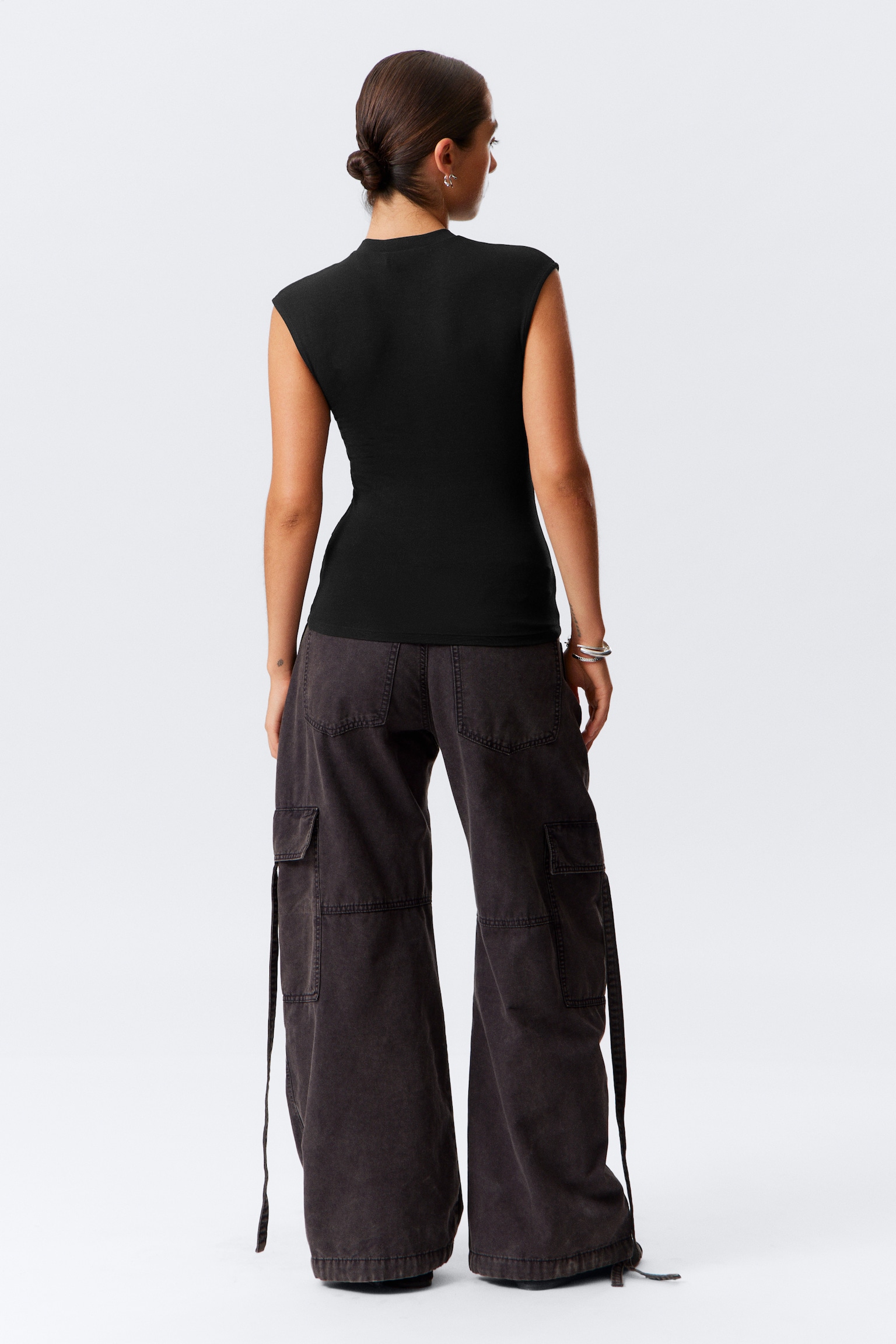 Sleeveless Button-up Top - Black/White/Dark Mole - 3