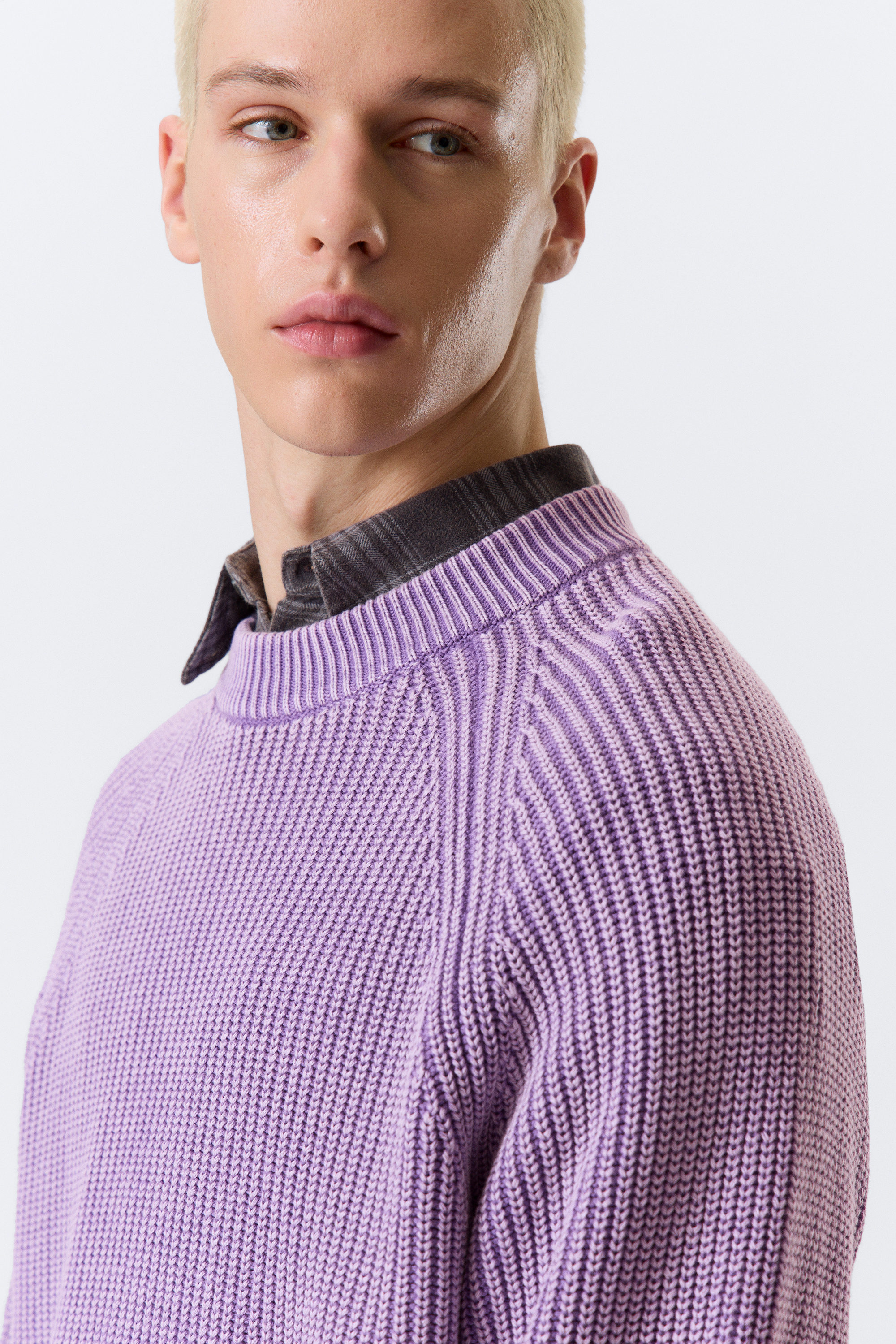 Gewaschenes Lila meliert - Lässiger Strickpullover aus Wolle - 4