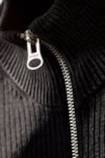 Schwarz m. grauem Pinselstrich - Strickjacke aus Rippstrick mit Reißverschluss - 1