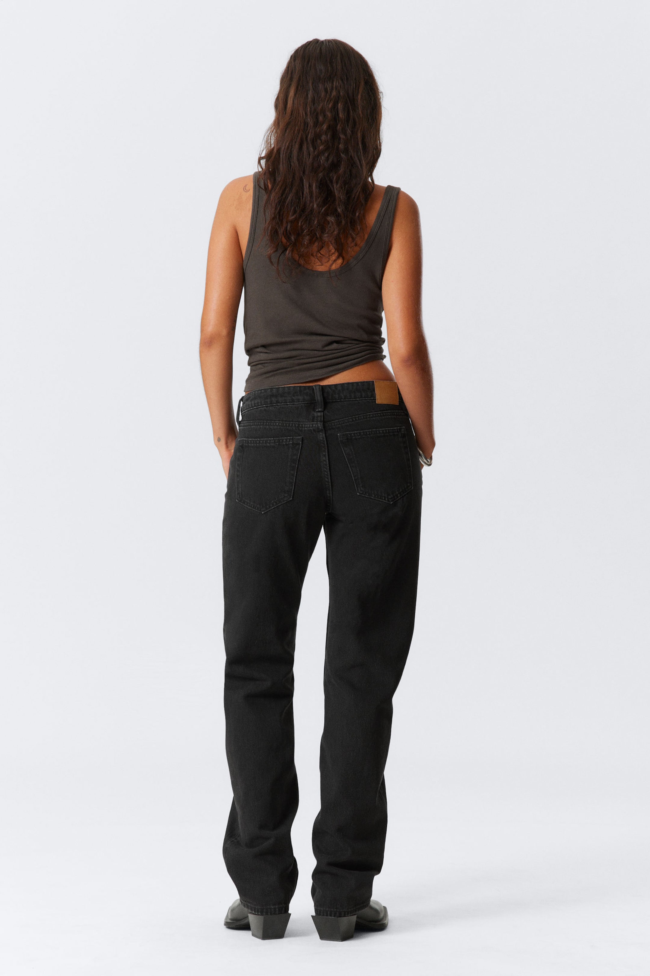 Tuned Black - Black - Arrow Low Straight Jeans - 3
