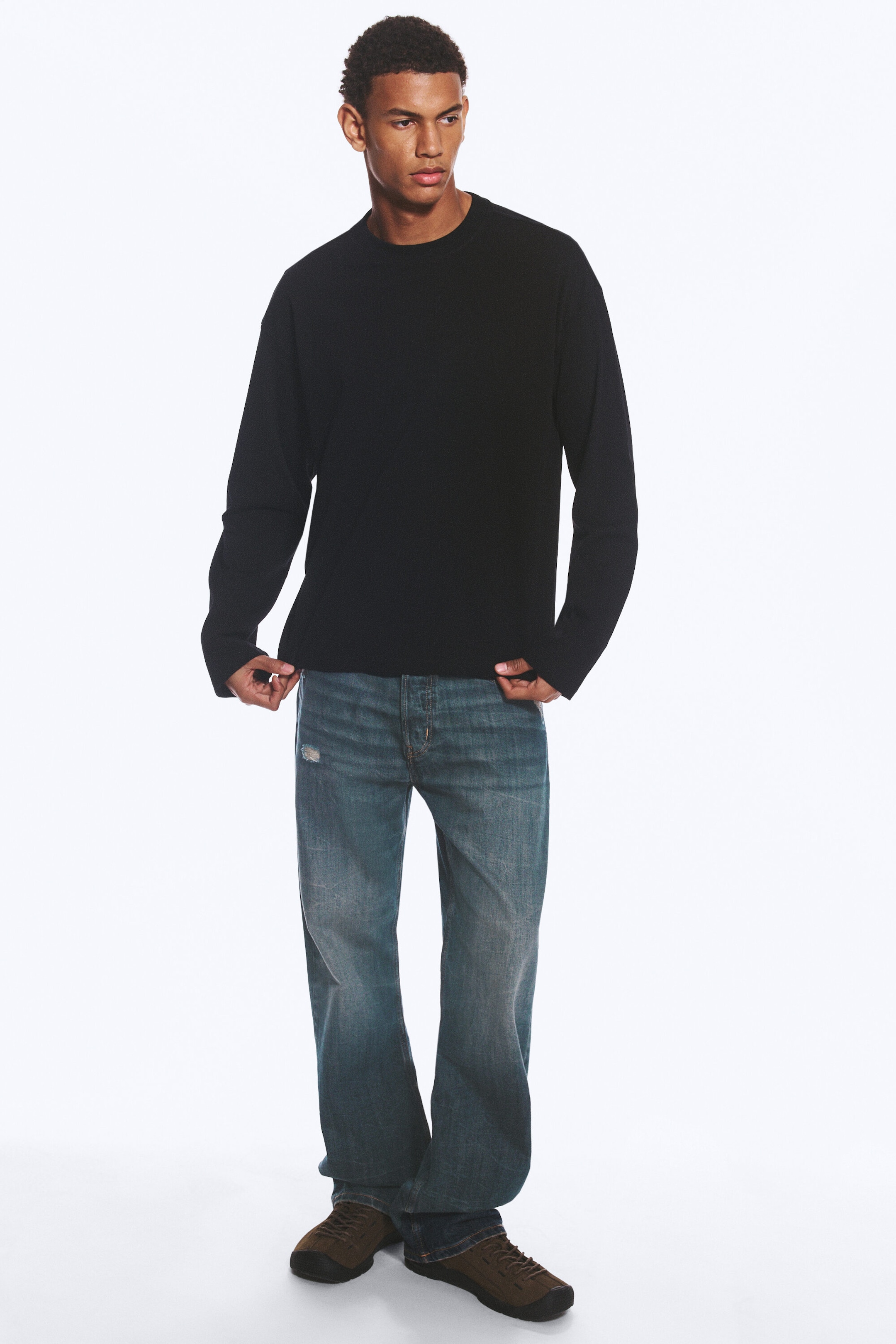 Schwarz - Boxy Longsleeve mit lockerer Passform - 1