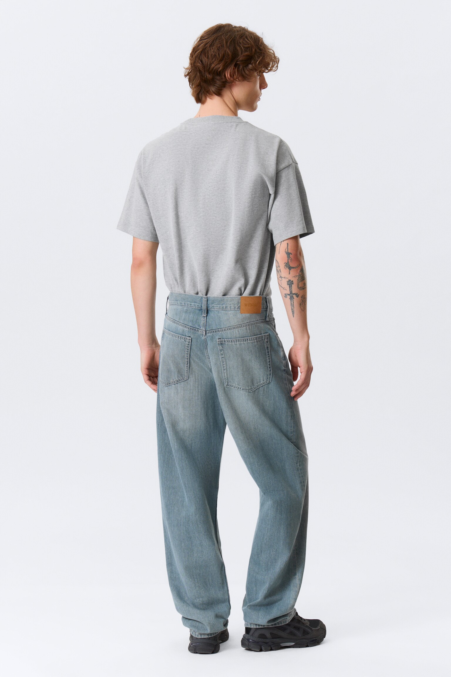 Dżinsy Galaxy Mid Rise Loose Straight Leg - Gloria Blue - Medium Blue/Blue Rinse - Ciemnoniebieski/Port Blue - Jasnoniebieski/Tuned Black - Black/Second Blue - Blue/90s Blue - Medium Blue/2000 Blue - Medium Blue/Canyon Grey - Medium Grey/Blue Fade - Medium Blue/Deep Sea Blue - Ciemnoniebieski/Brick Blue - Light Blue/Steel Blue - Medium Blue - 8