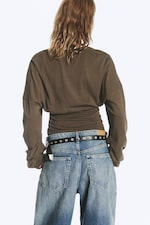 Donkerbruin - Nauwsluitende henley met gedrapeerde mouwen - 2