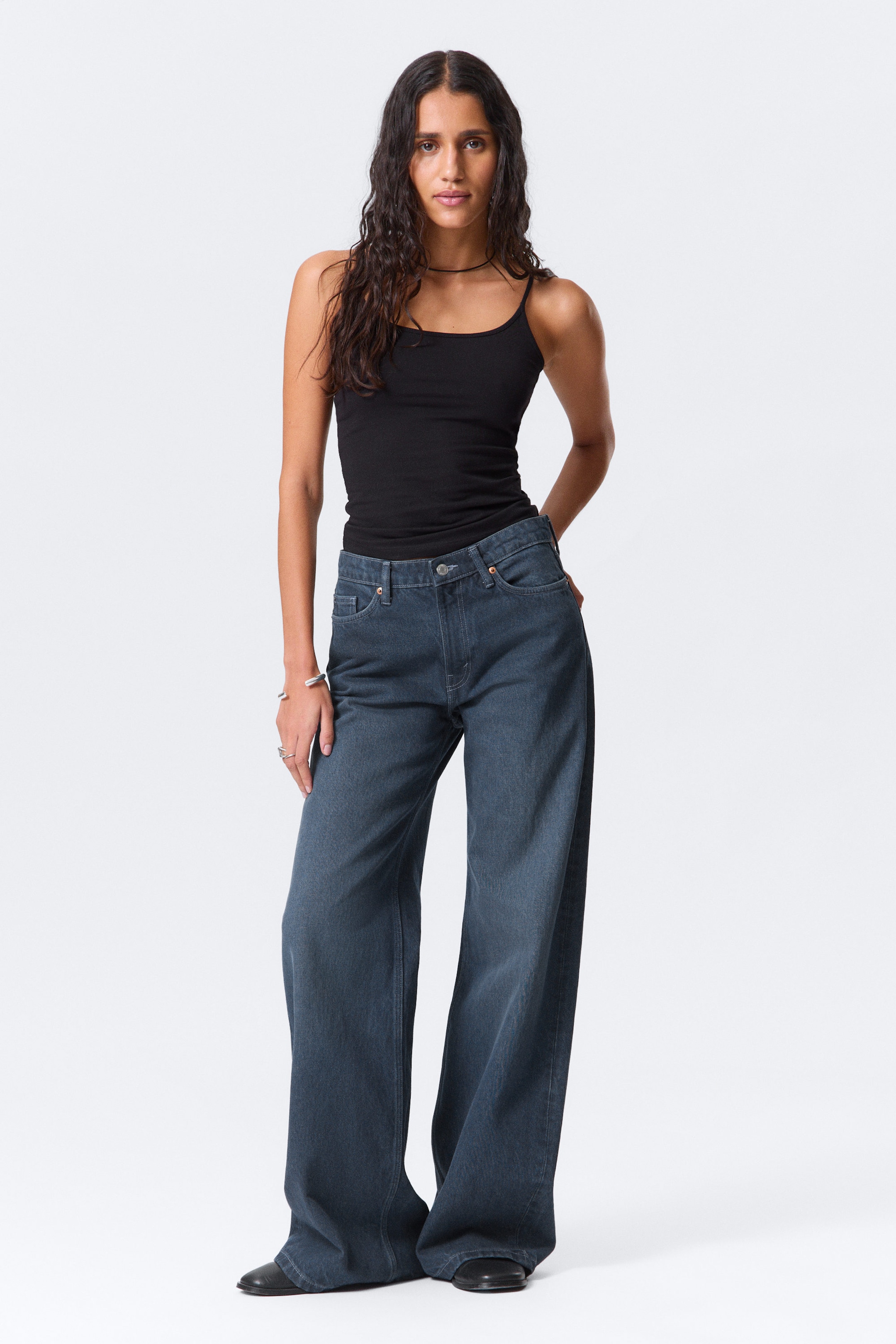 Black - Fitted Strappy Scoop Neck Singlet - 2