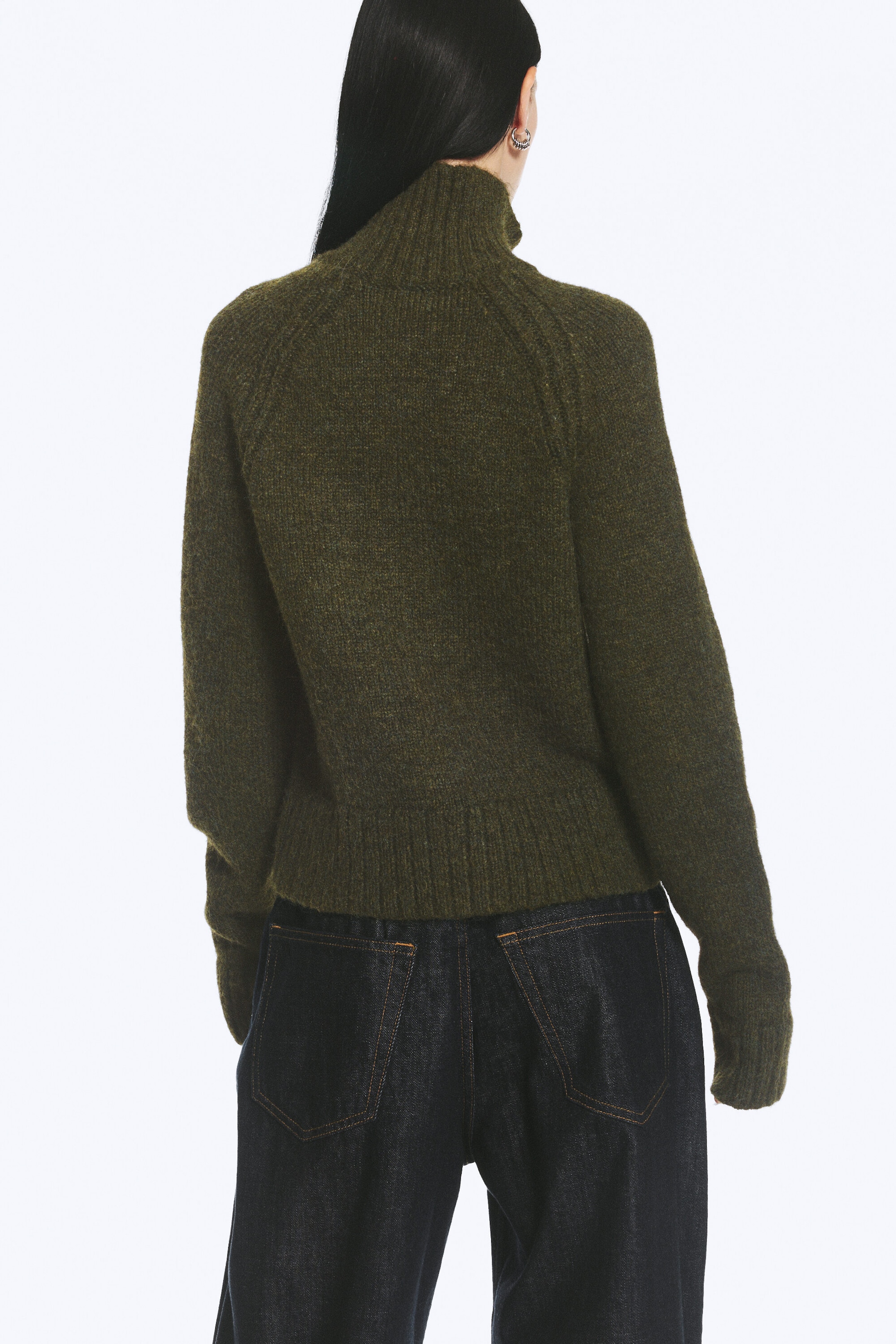 Dark Mossy Green - Myk, strikket, figurnær cardigan med glidelås - 3