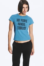 Blue - Boxy T-Shirt mit Print und kurzen Ärmeln - 1