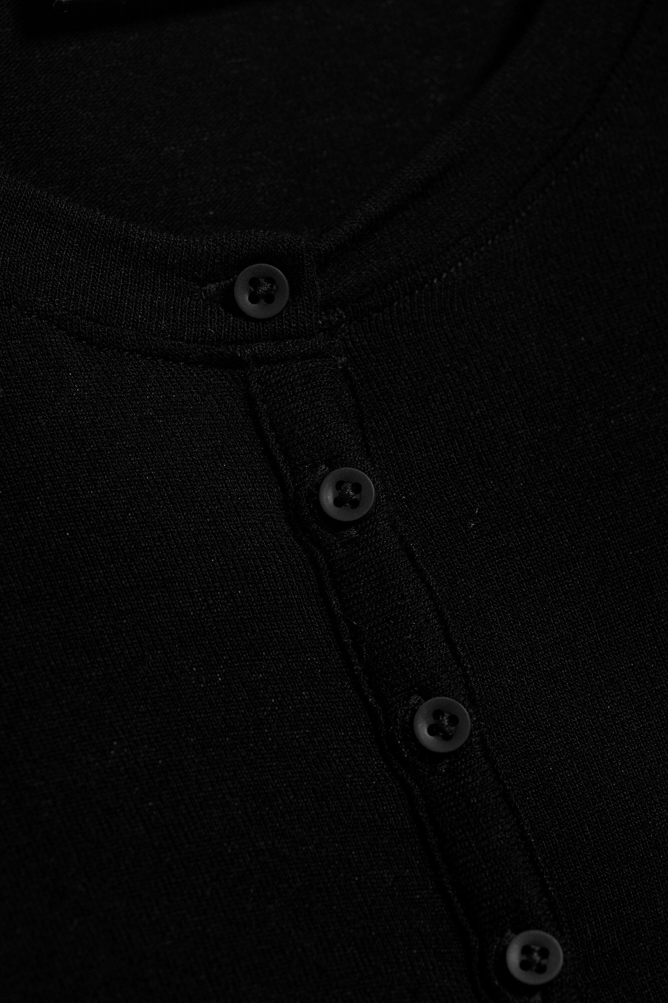 Black - Kurzärmliges Henley-Top - 2