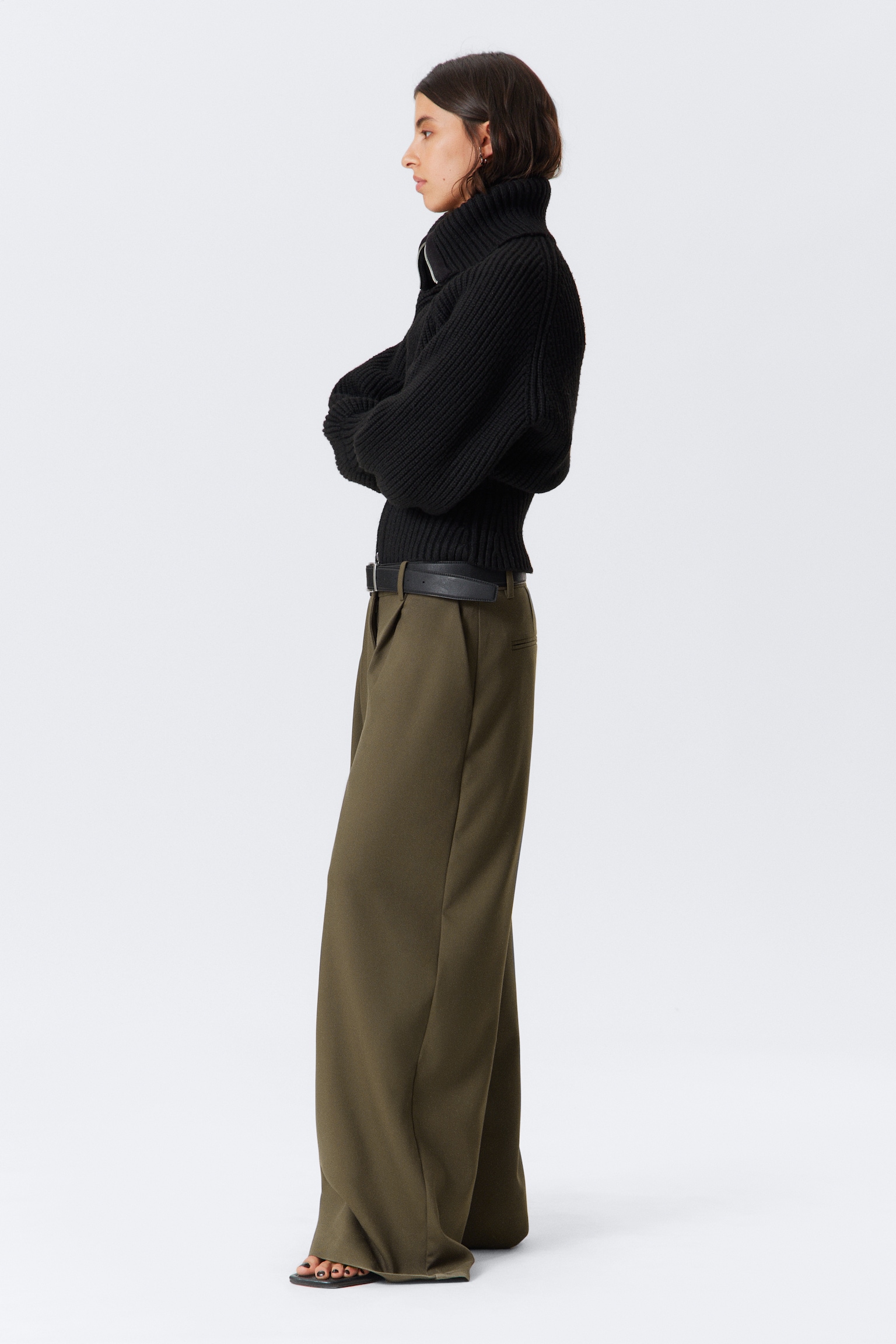 Low Waist Wide Suiting Trousers - Dark Khaki Green/Black - 3