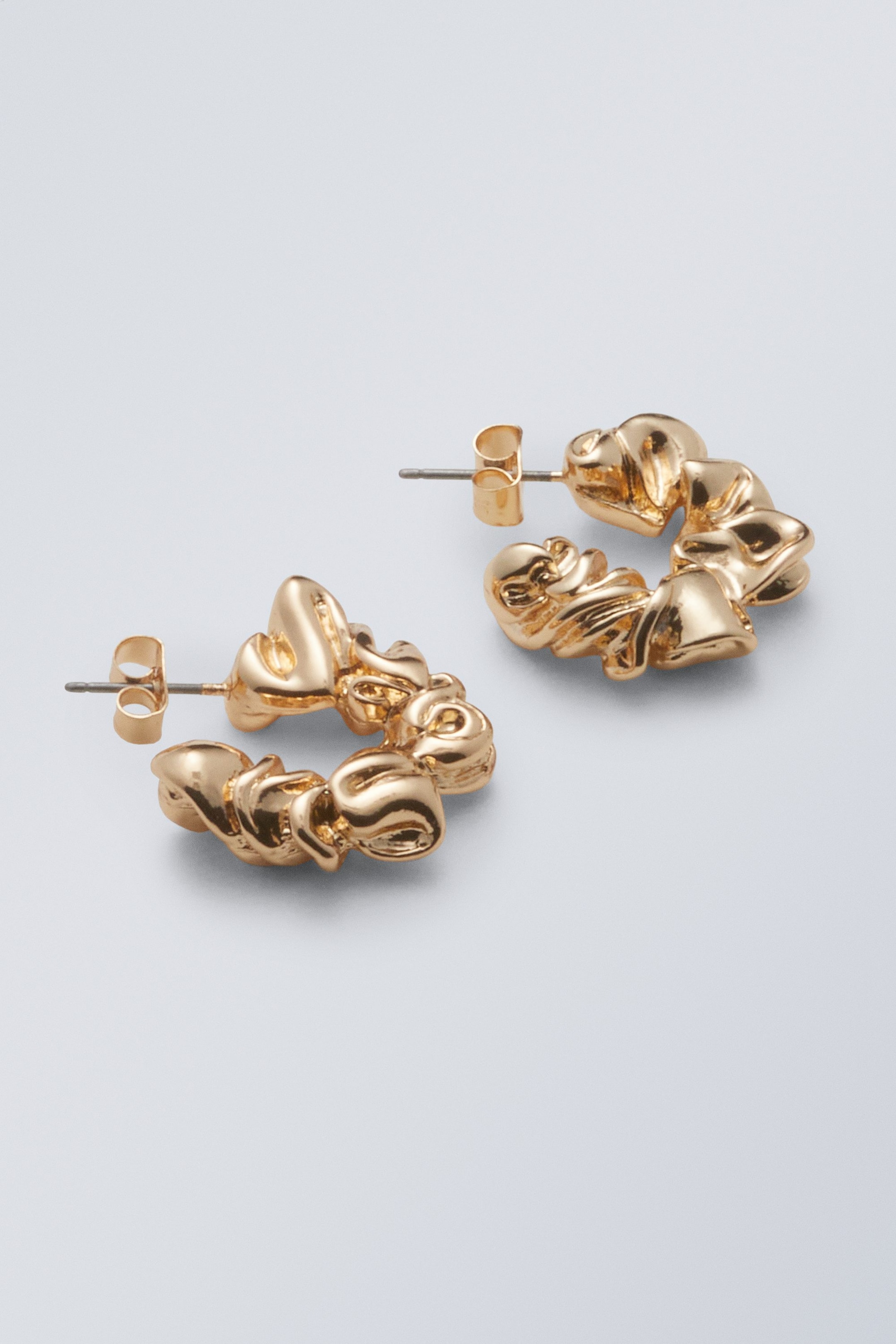 Gold - Skulpturale Hoop-Ohrringe - 0
