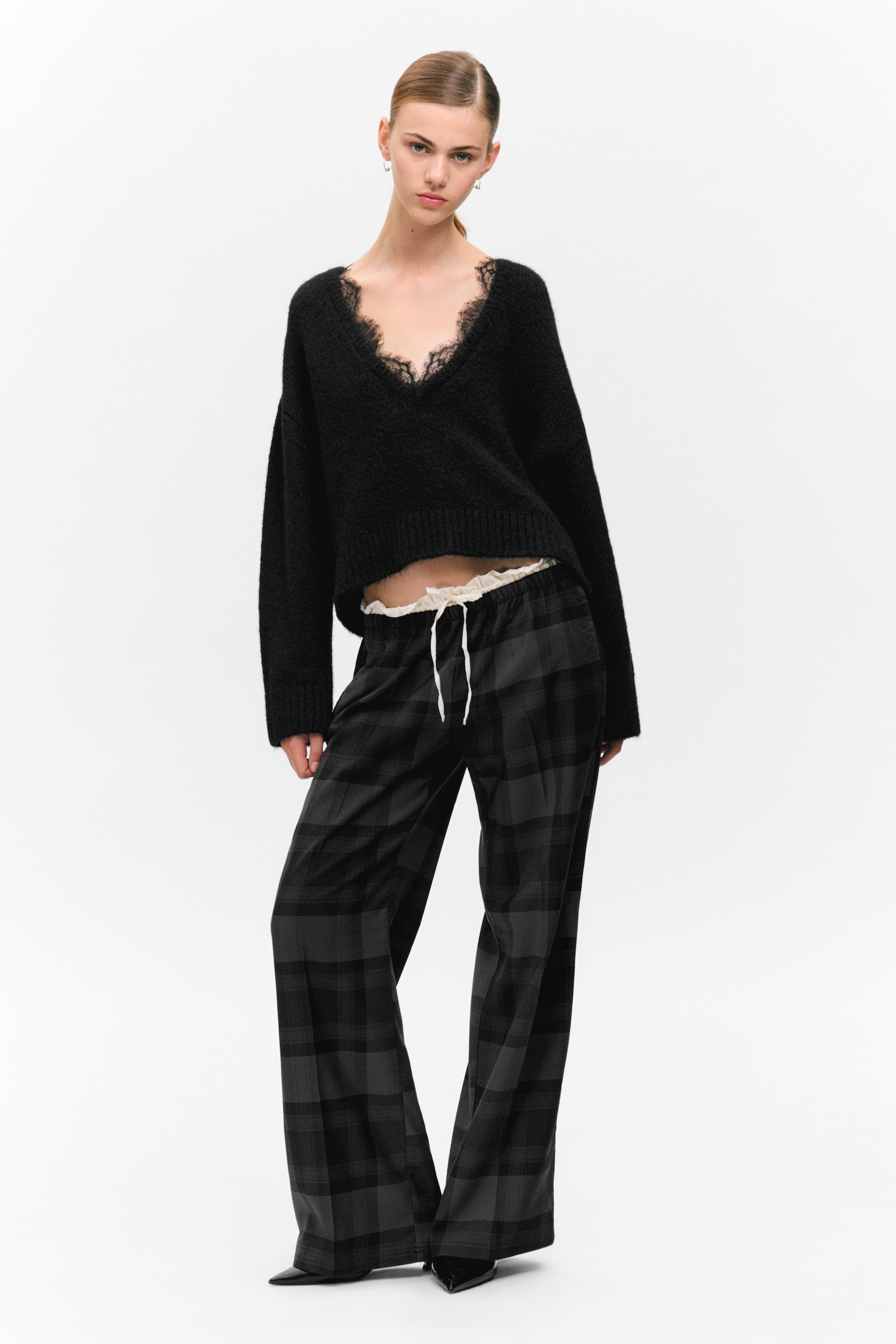 Lace-trimmed V-neck Sweater - Black/White - 4