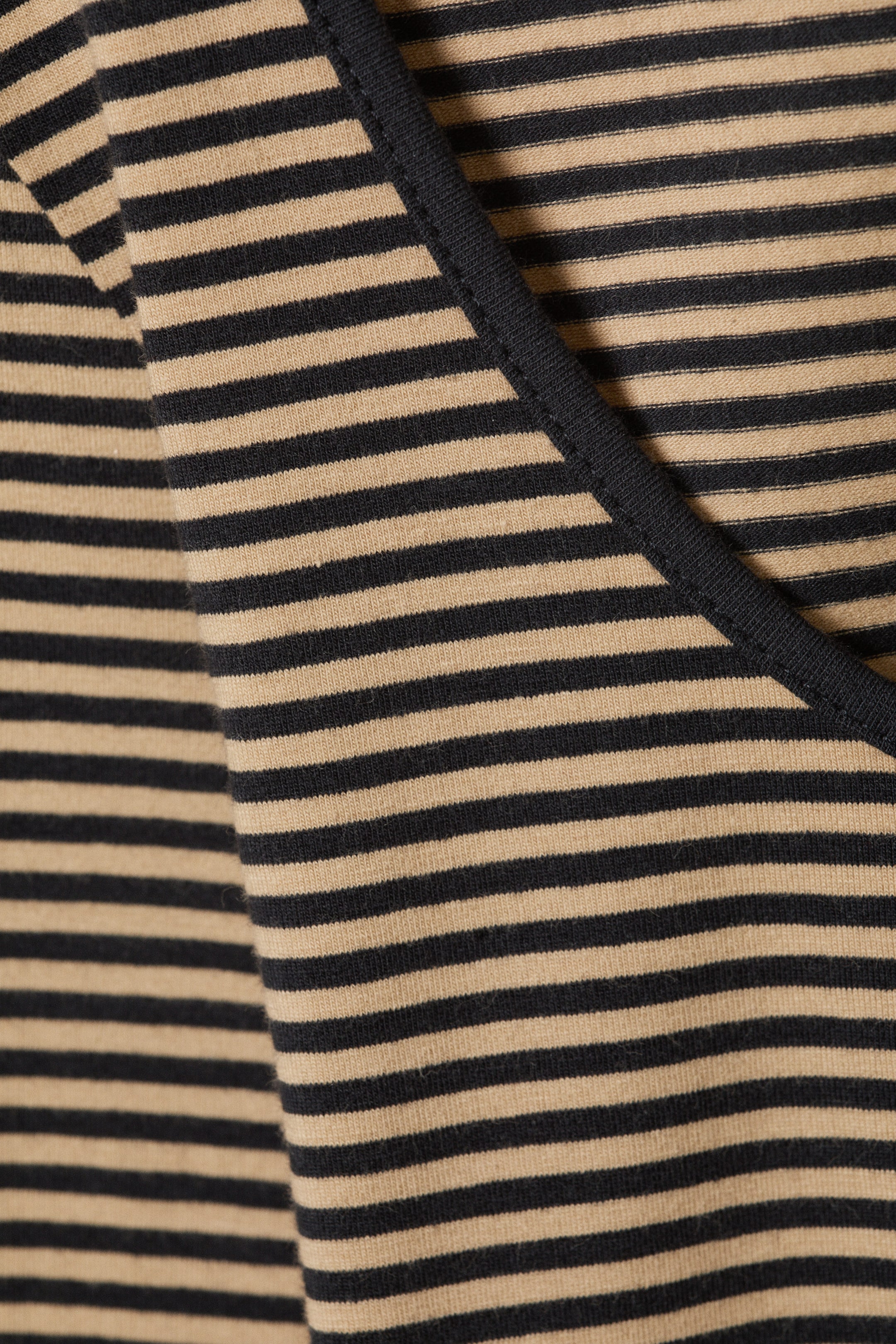 Beige/Black Stripe - Long-Sleeved Slim Fit Scoop Neck Top - 4