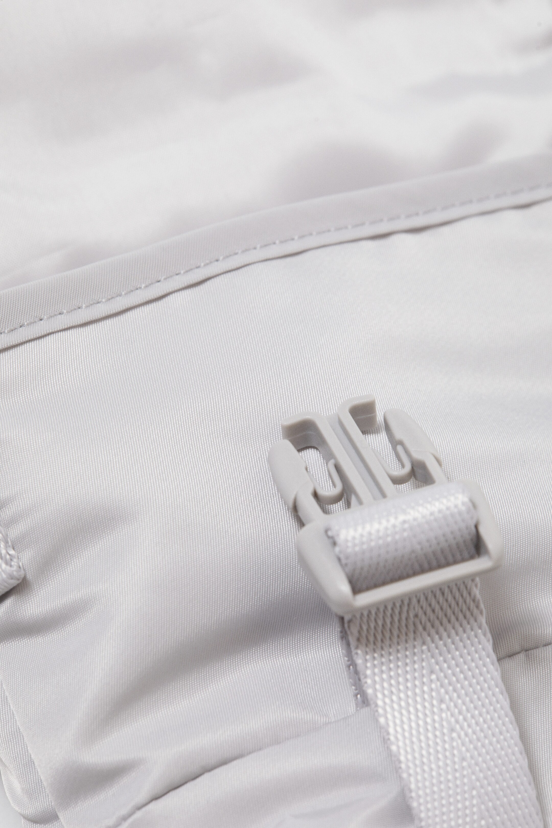 Staubiges Grau - Kleine Messenger-Bag - 3