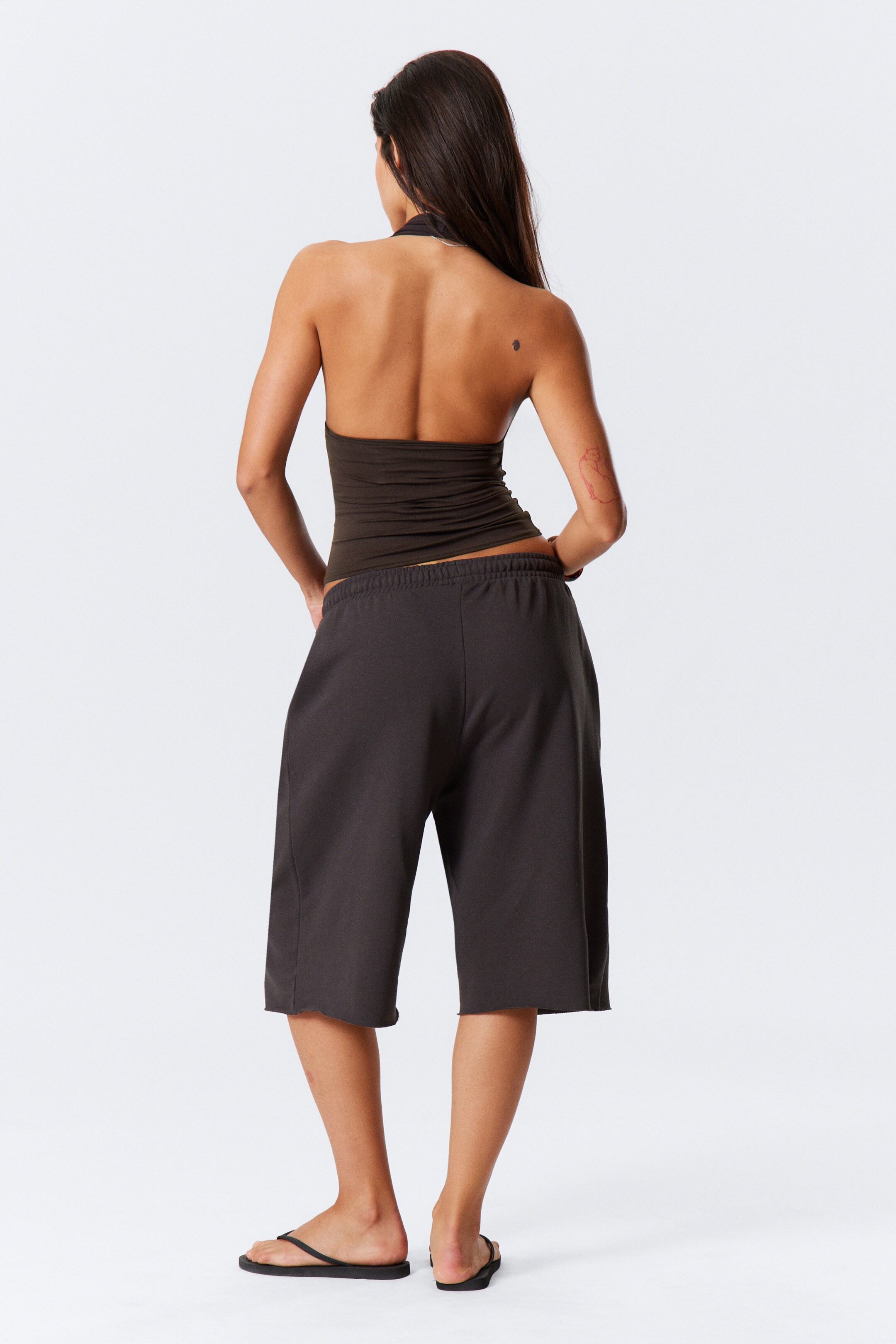 Zobrazit větší obrázek: Deep Halterneck Top - Dark brown - ŽENY | H&M CZ 3