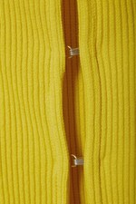 Geel - Coralie vest met haak-en-oogsluiting - 1