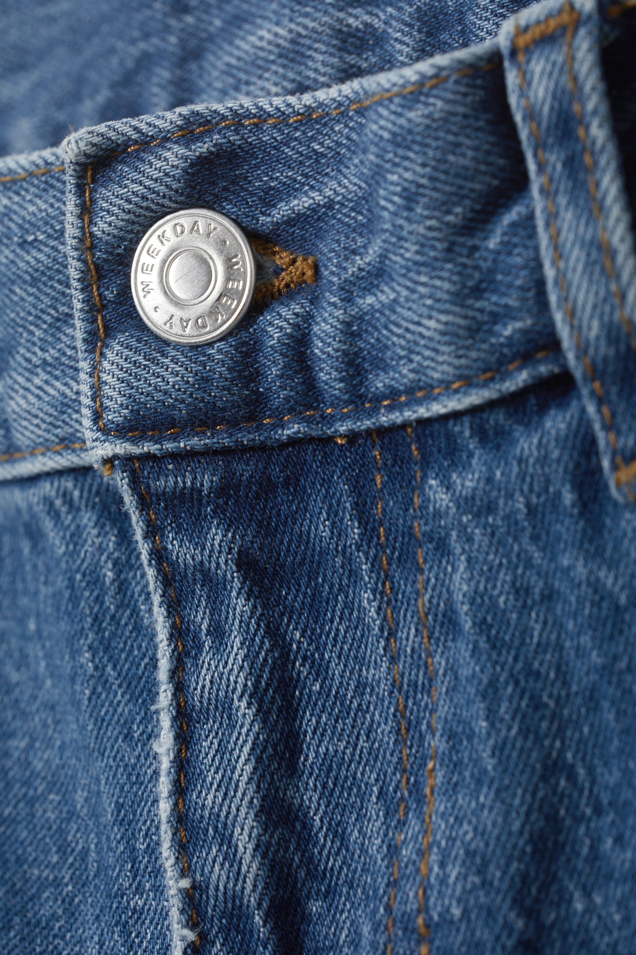 Französisch-Blau - Easy Jeans mit mittelhohem Bund und geradem Bein - 1