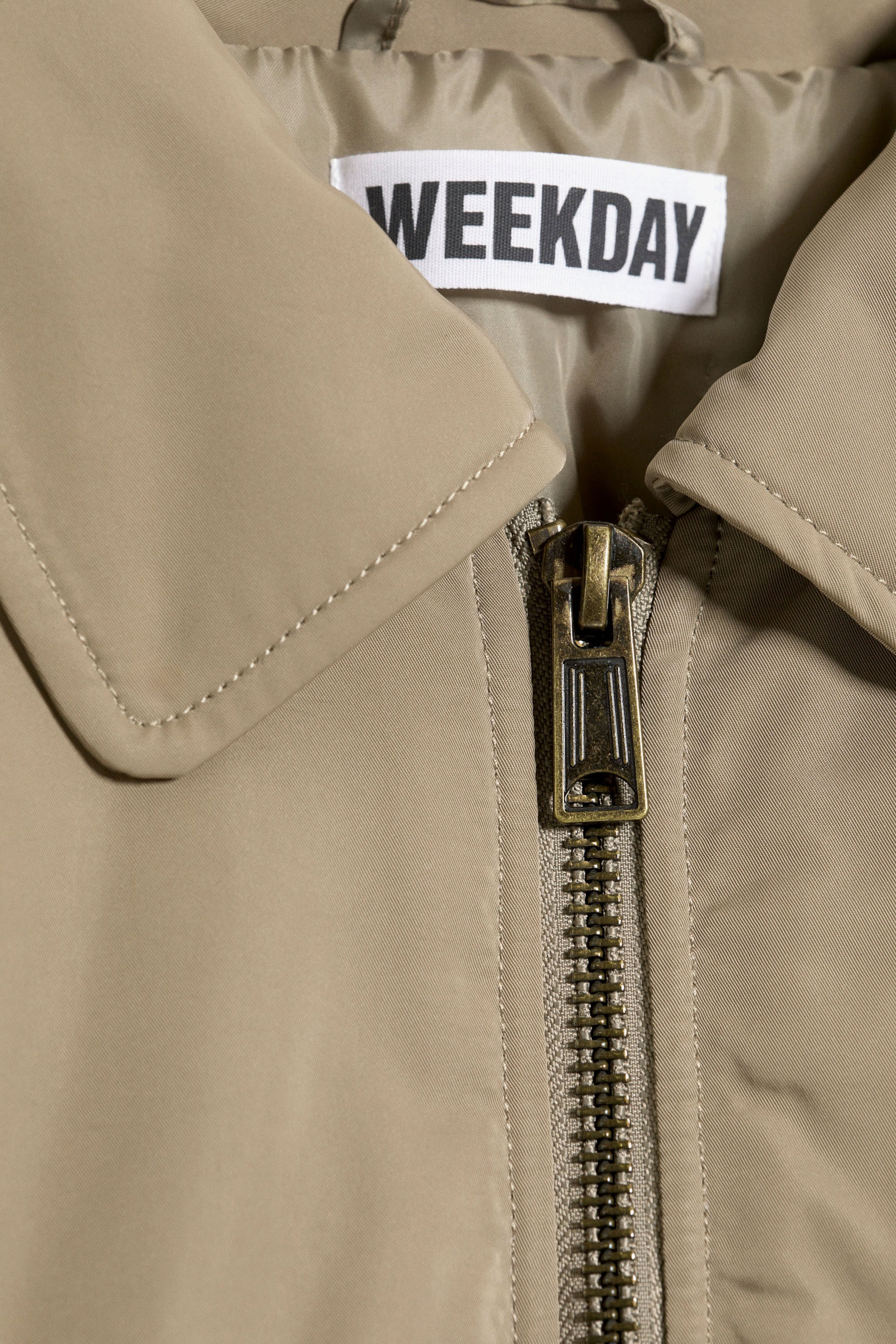 Gedecktes Taupe - Wattierte Bomberjacke aus Twill - 5