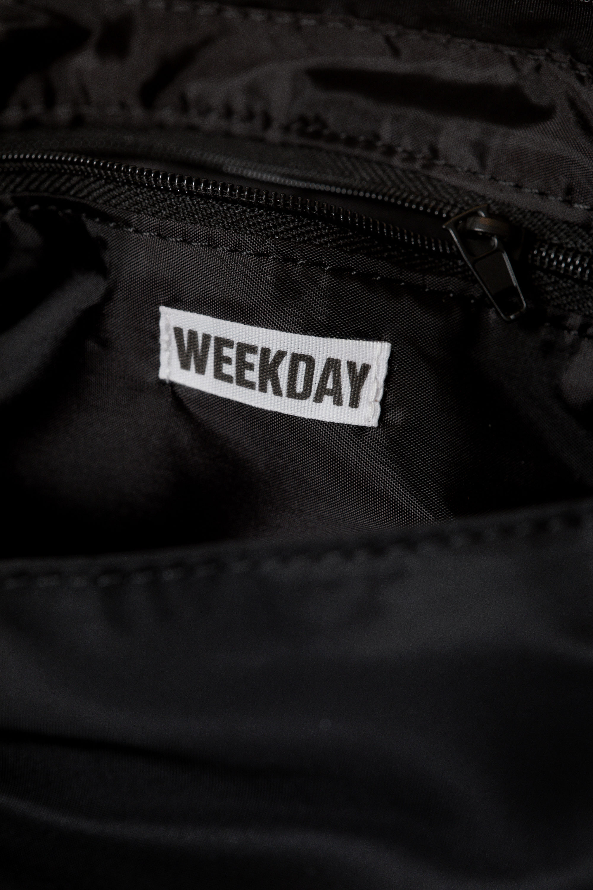 Black - Small Slouched Clasp Shoulder Bag - 2