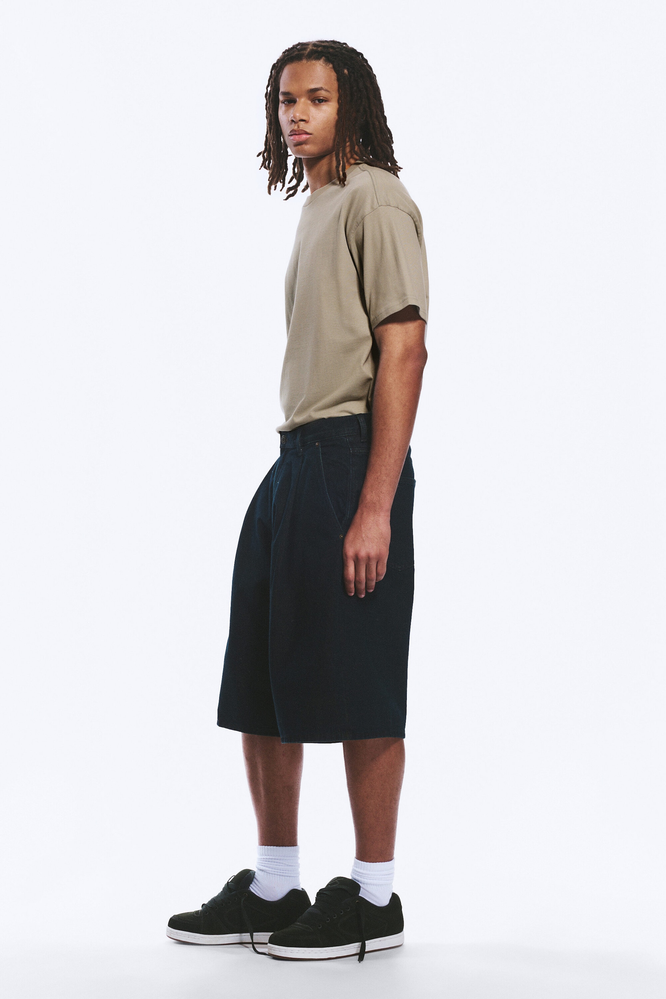 Emerald Rinse - Dunkelblau - Baggy-Denimshorts mit Bundfalten - 2