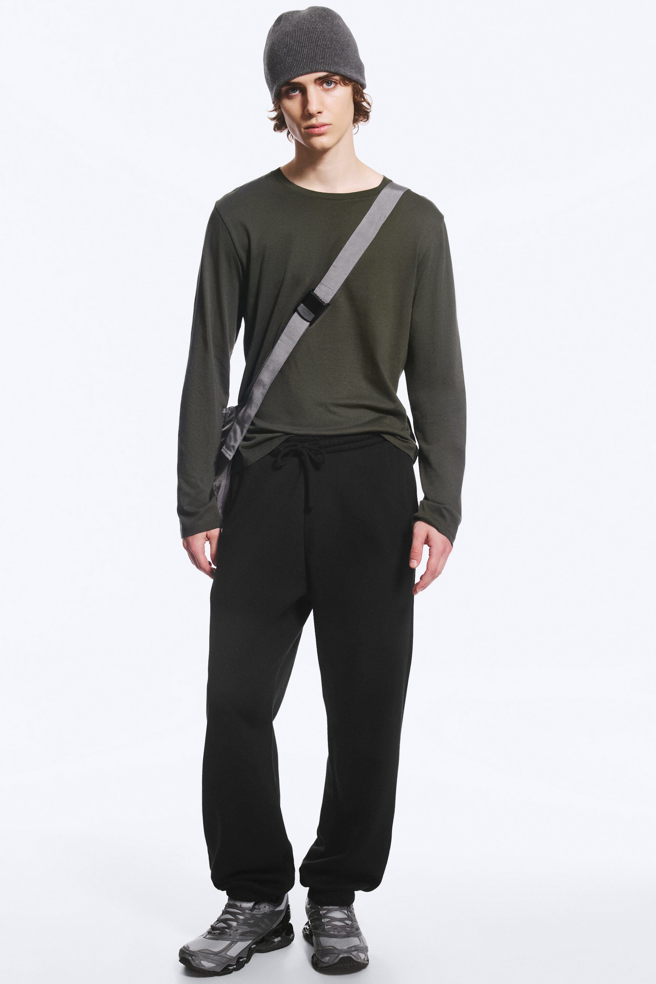 Black - Classic Sweatpants - 1