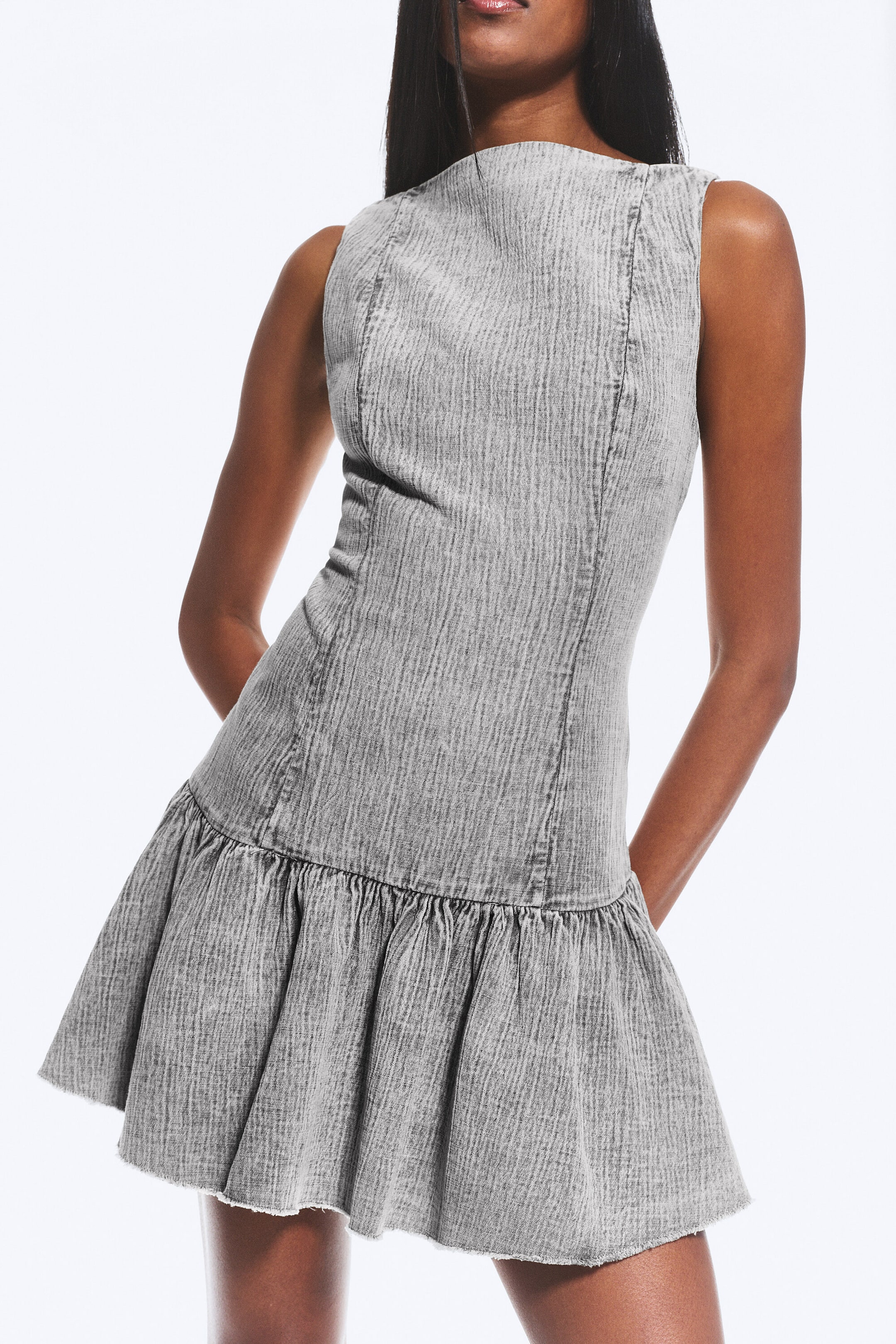 Verwaschenes Grau - Glockiges Mini-Twillkleid mit U-Boot-Ausschnitt - 2