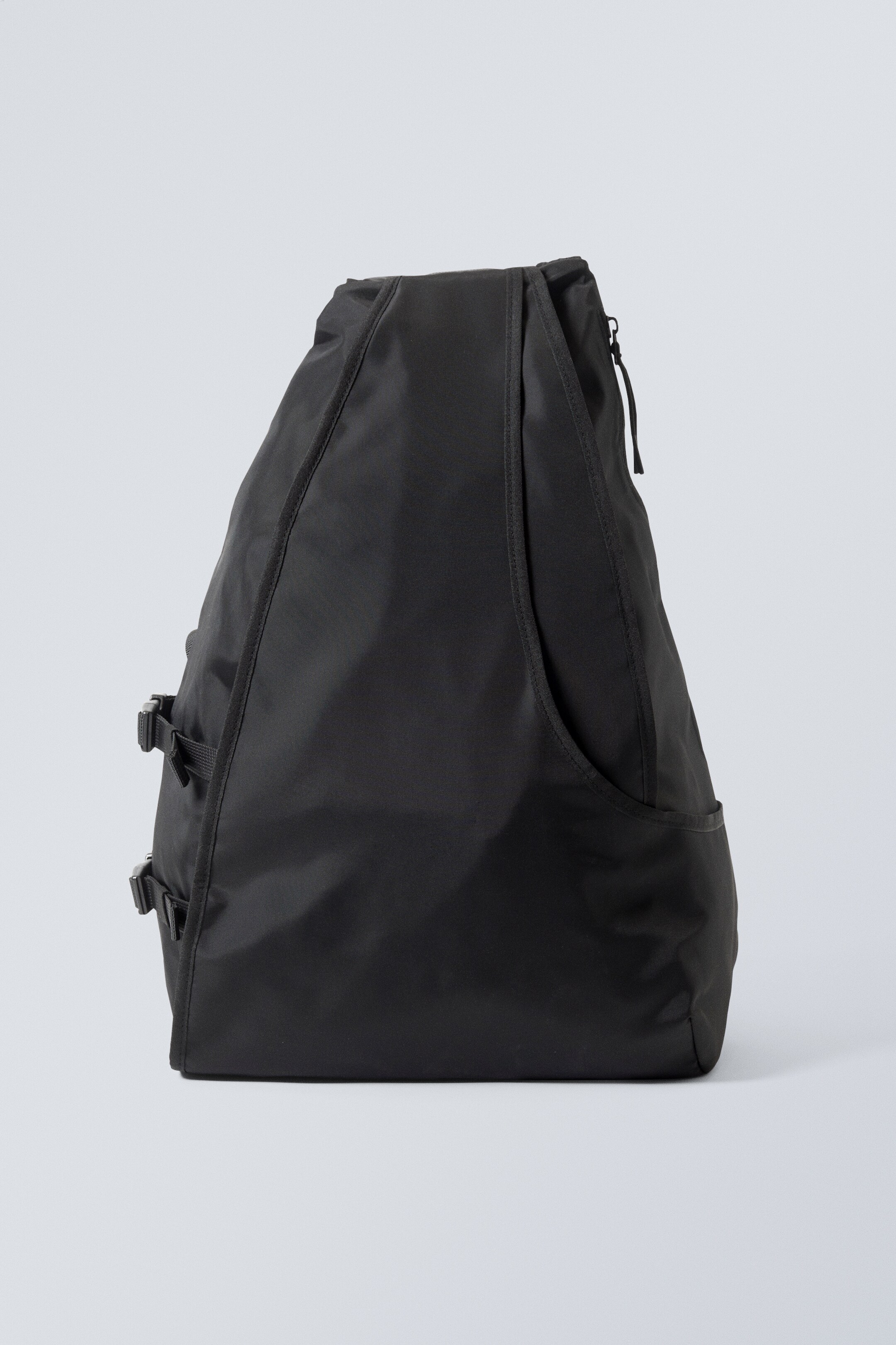 Se større billede: Stor crossbody-rygsæk i nylon - Sort - HERRE | H&M DK 1